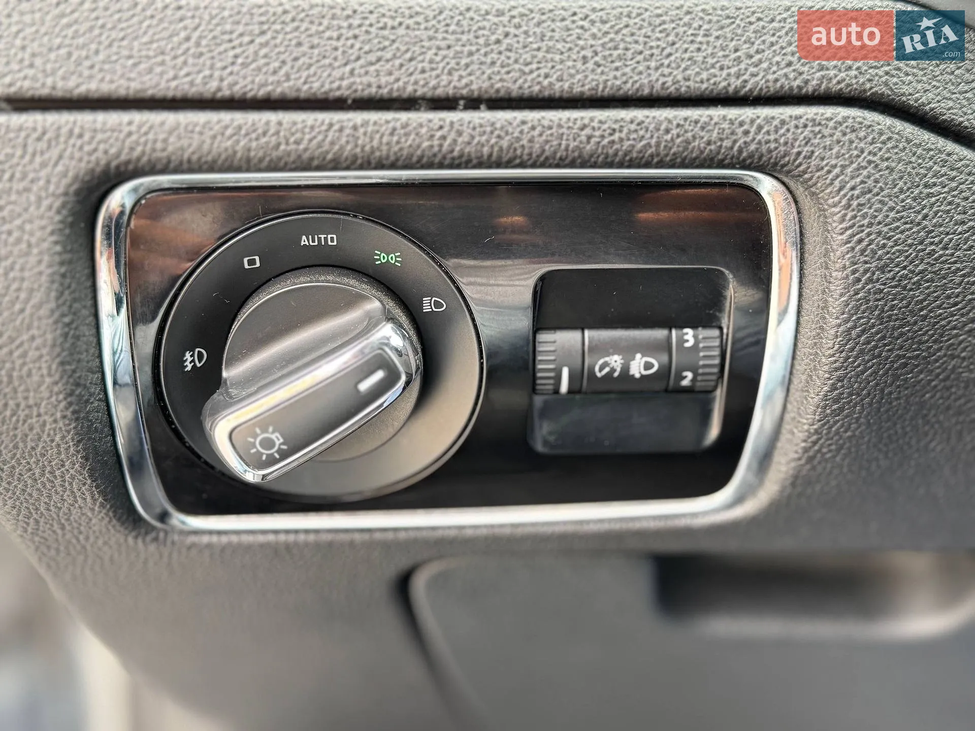 2010 Skoda Superb - мініатюра 16