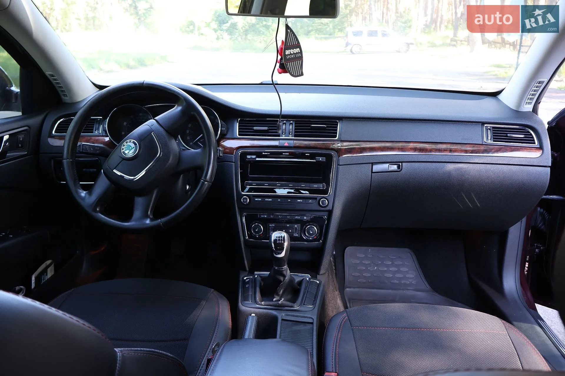 2012 Skoda Superb - мініатюра 8