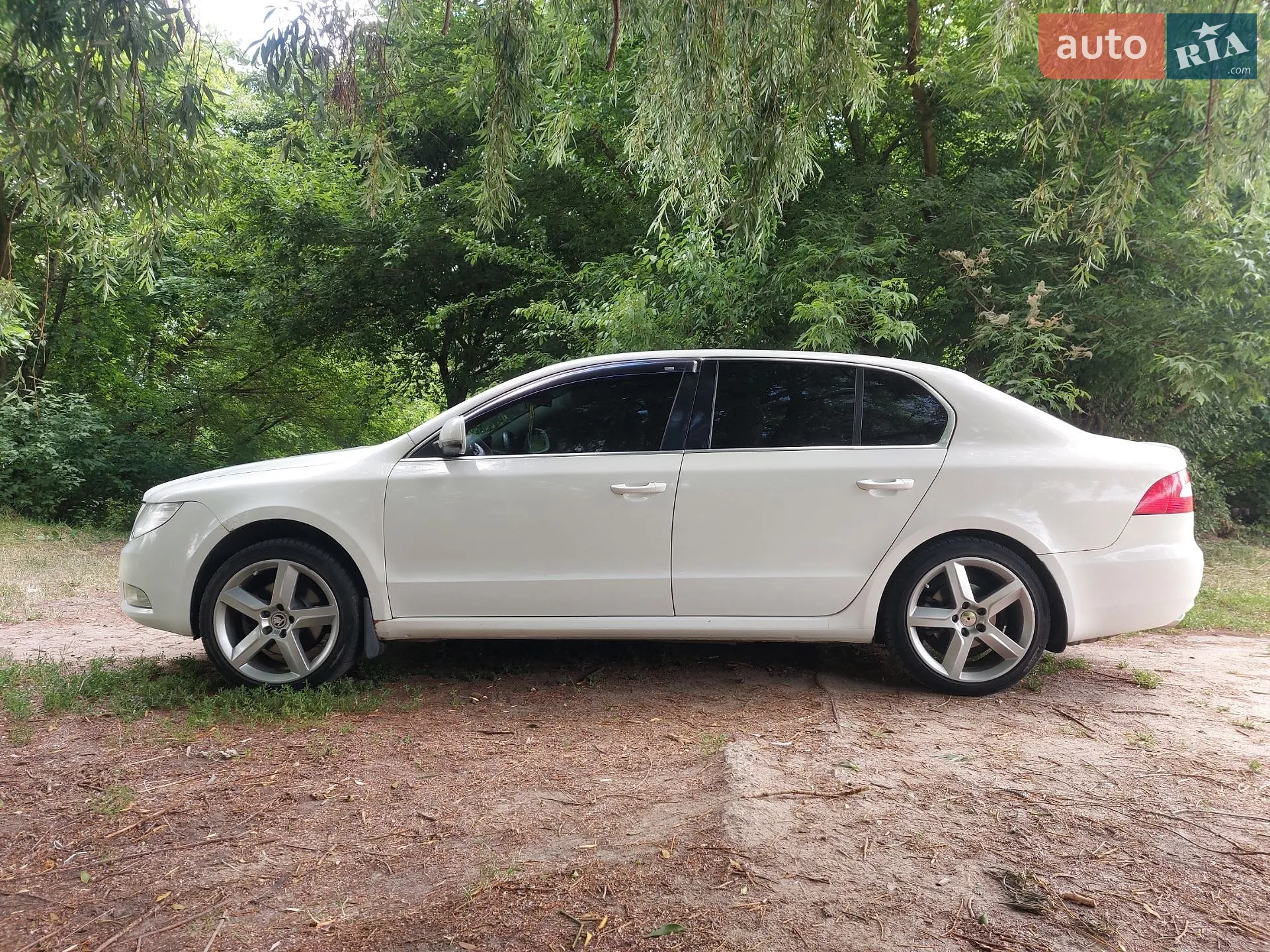 2012 Skoda Superb - мініатюра 3