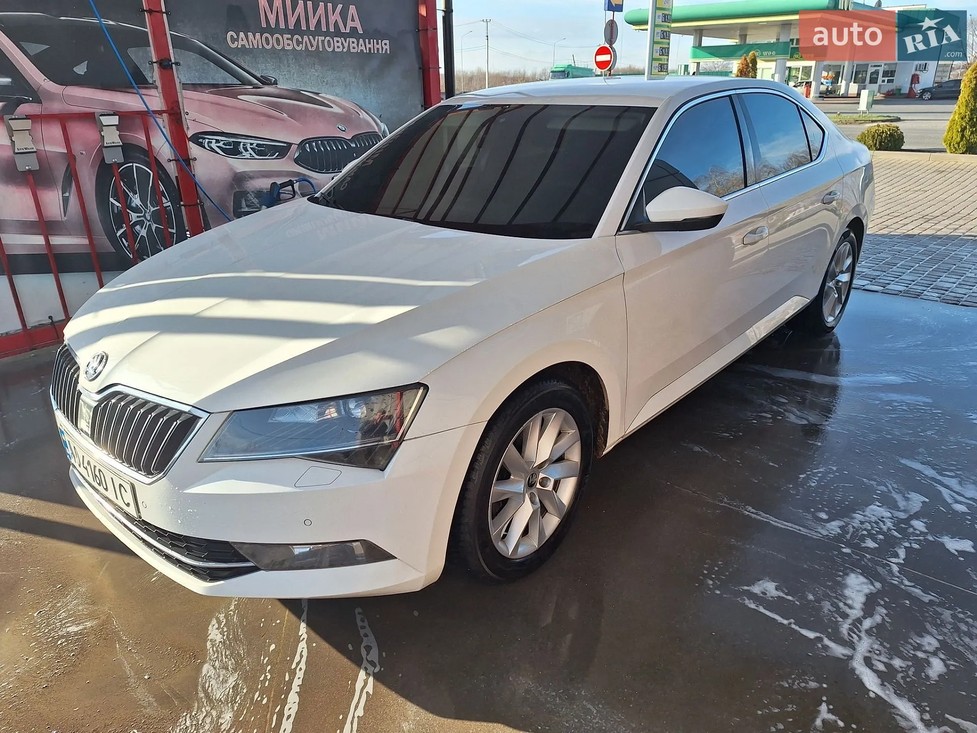 2016 Skoda Superb - мініатюра 2
