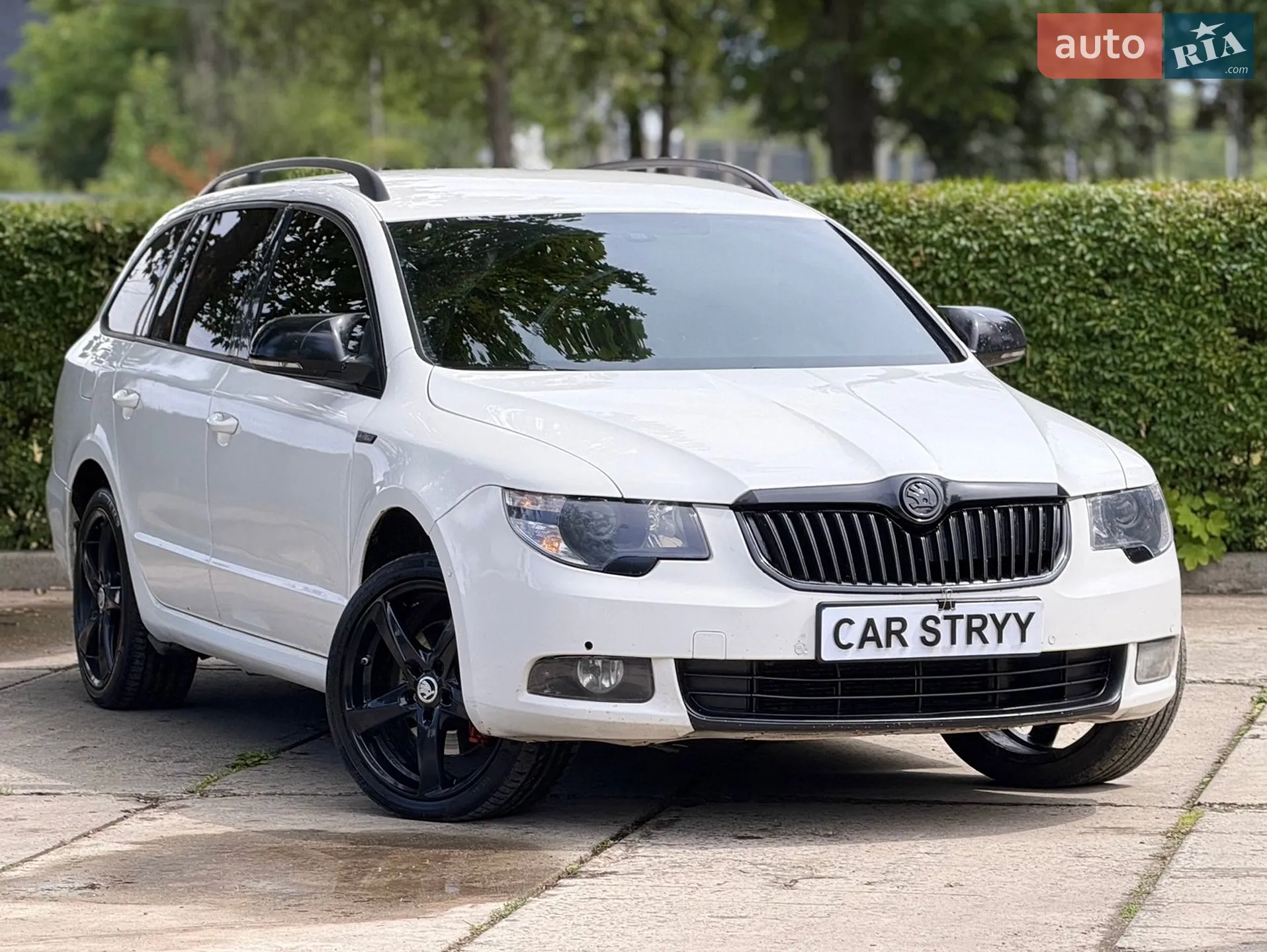 2011 Skoda Superb - мініатюра 2