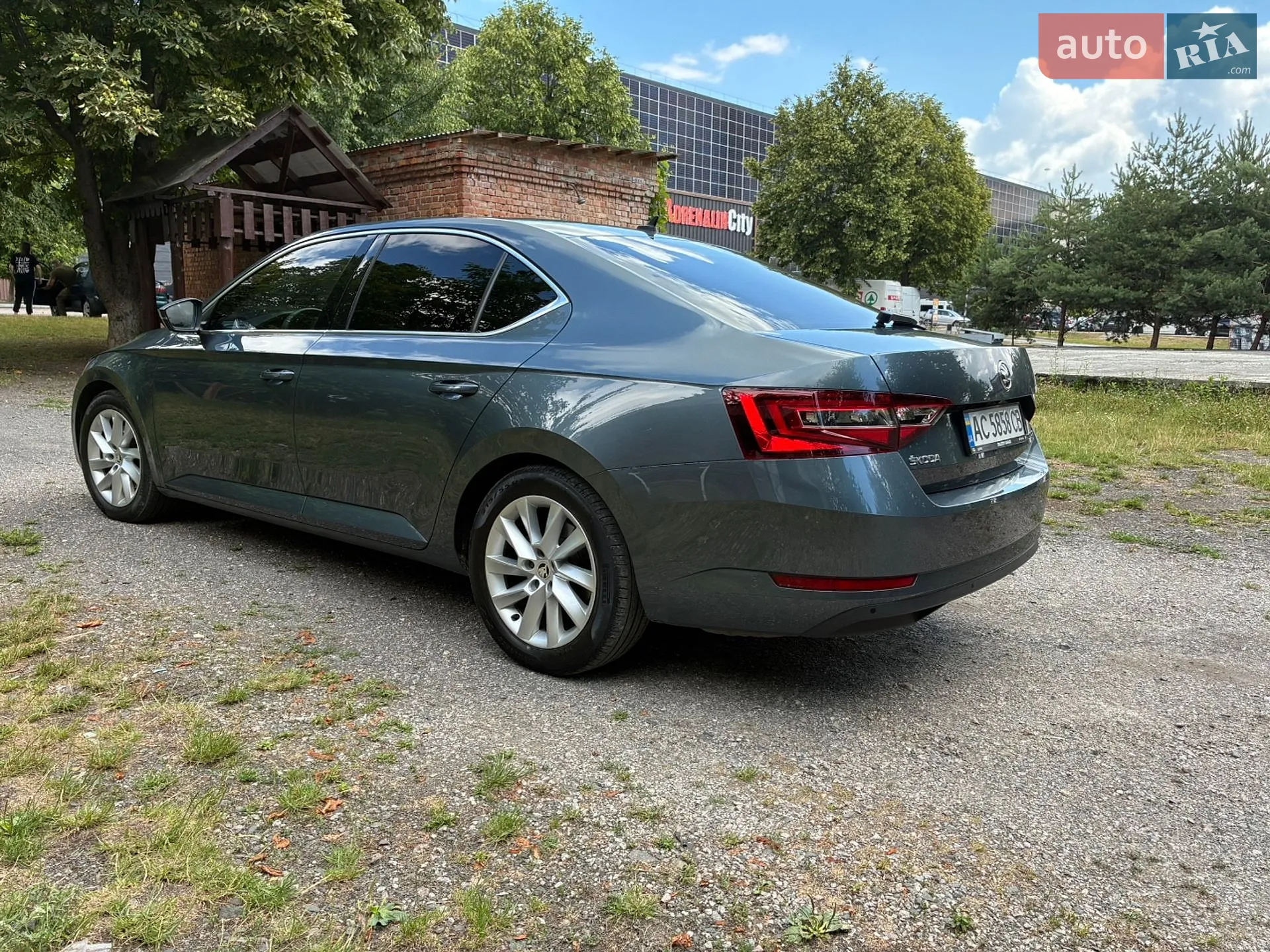 2016 Skoda Superb - мініатюра 9