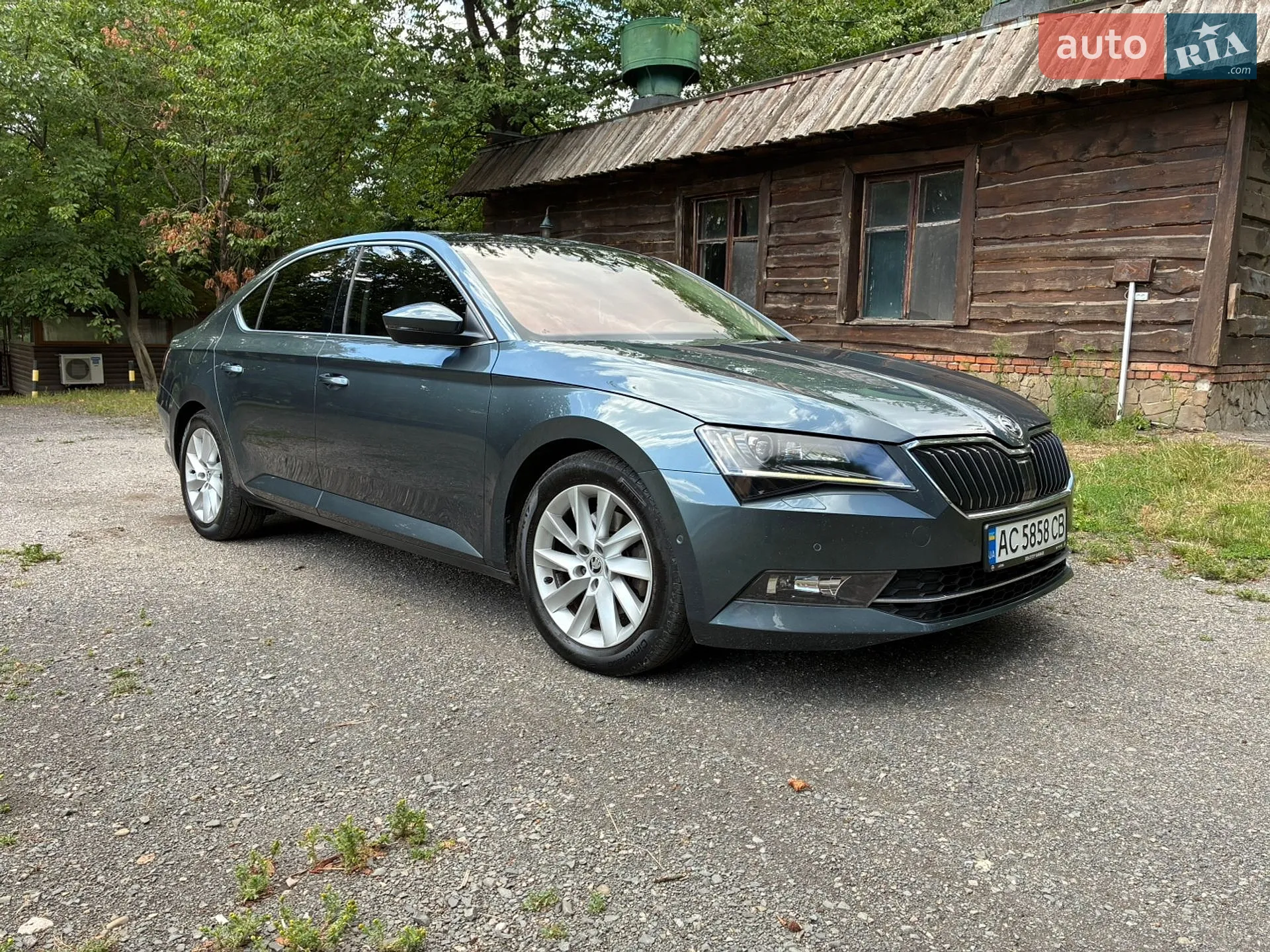 2016 Skoda Superb - мініатюра 2