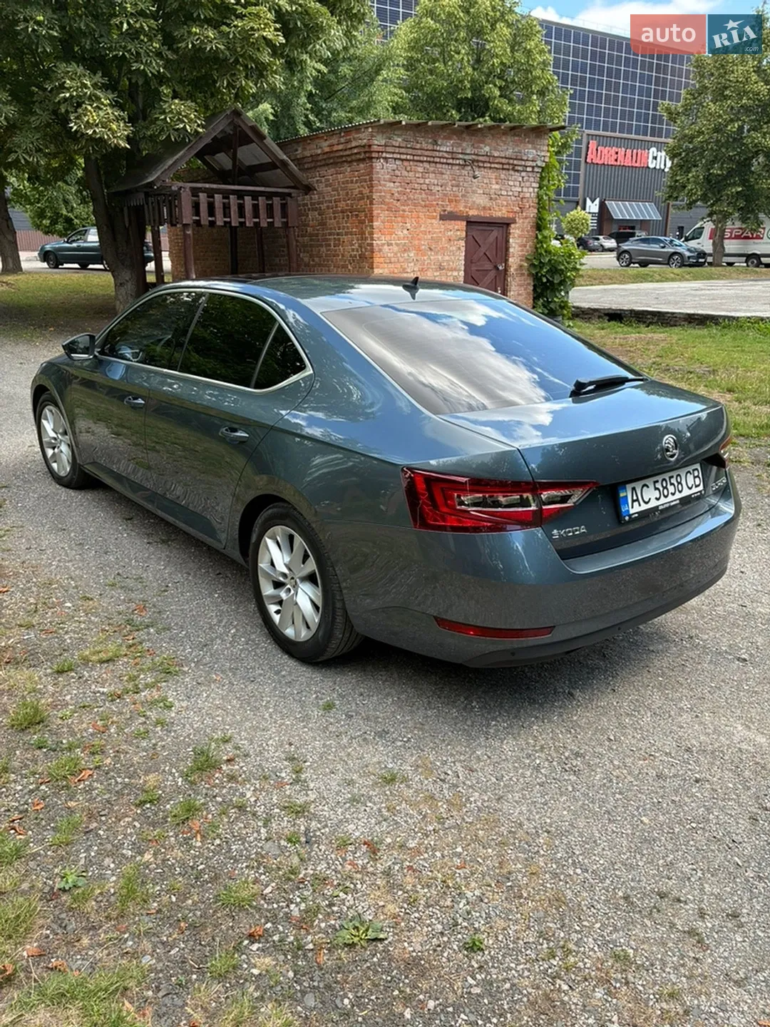 2016 Skoda Superb - мініатюра 11