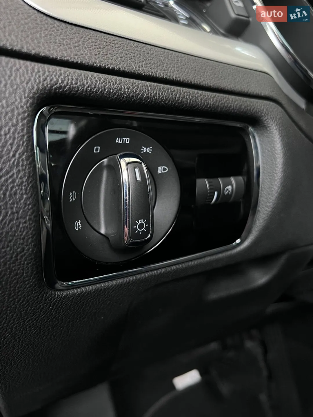 2011 Skoda Superb - мініатюра 81