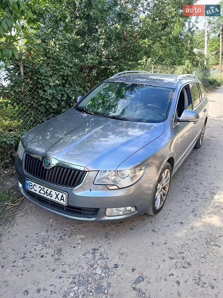 2011 Skoda Superb - мініатюра 13