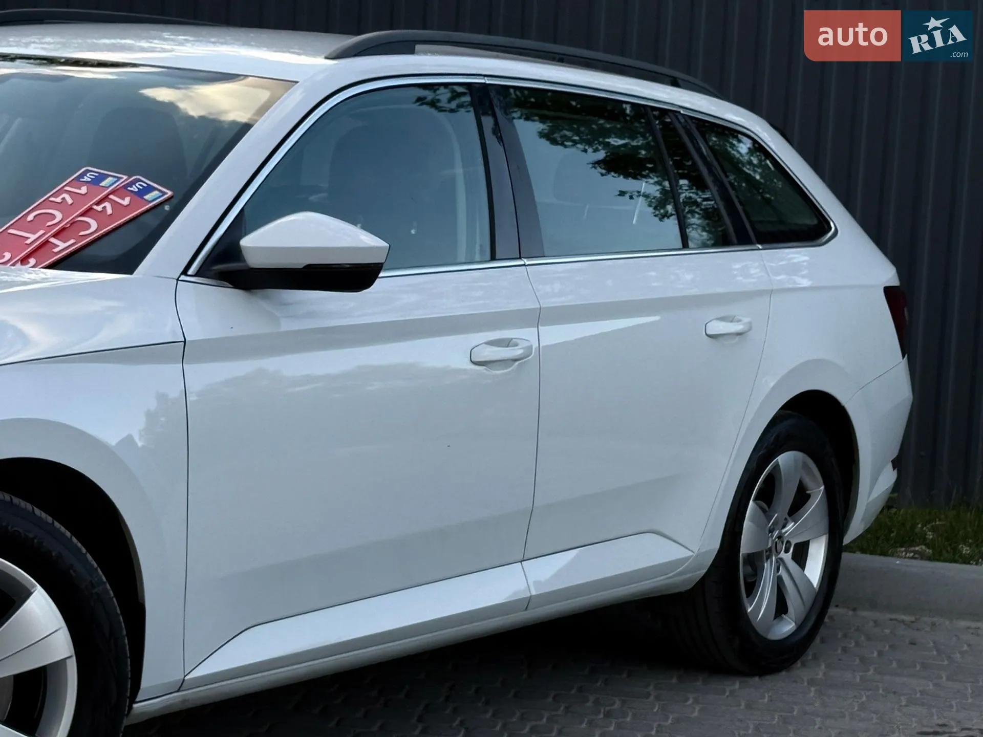 2017 Skoda Superb - мініатюра 10