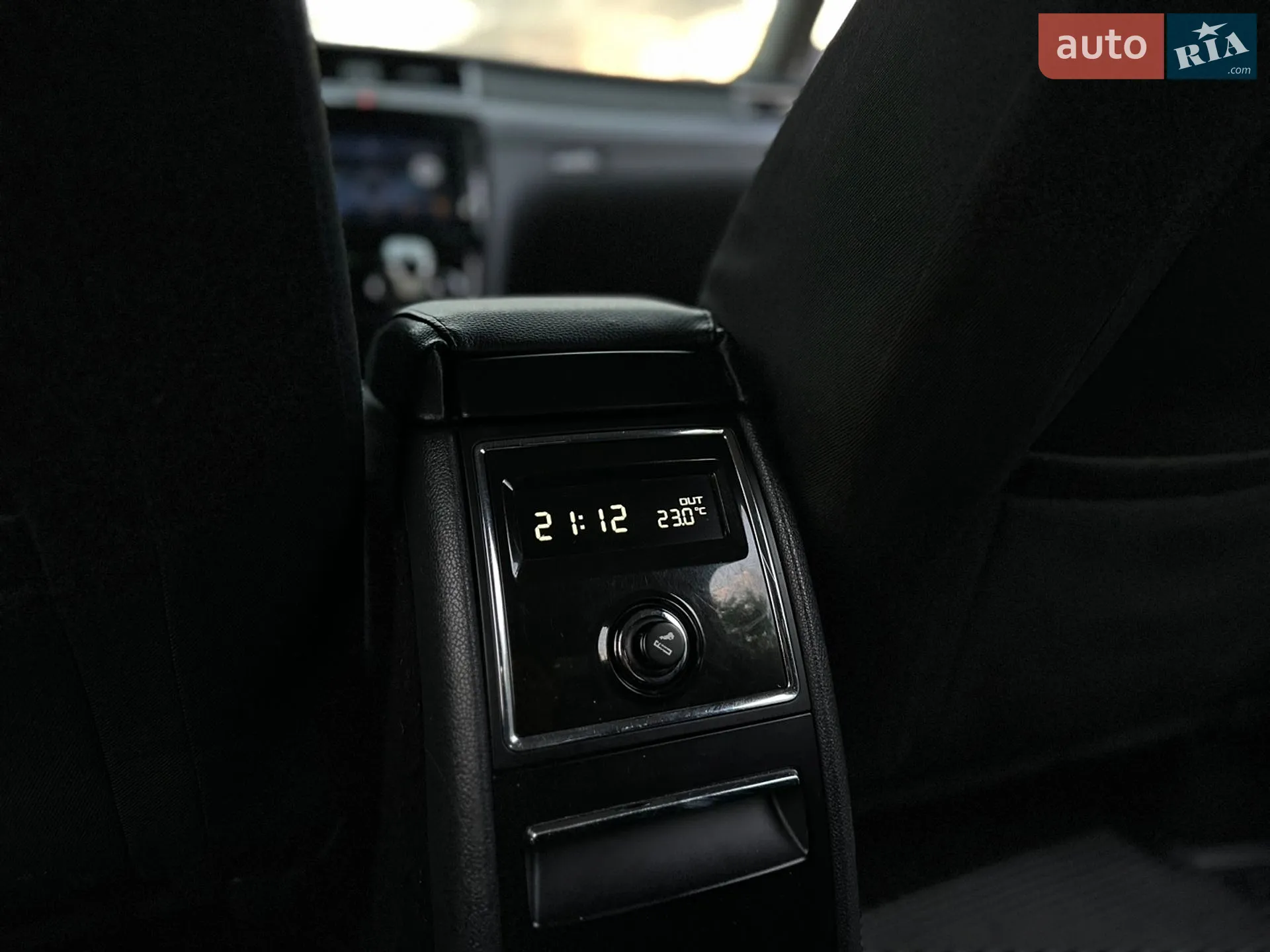 2010 Skoda Superb - мініатюра 18