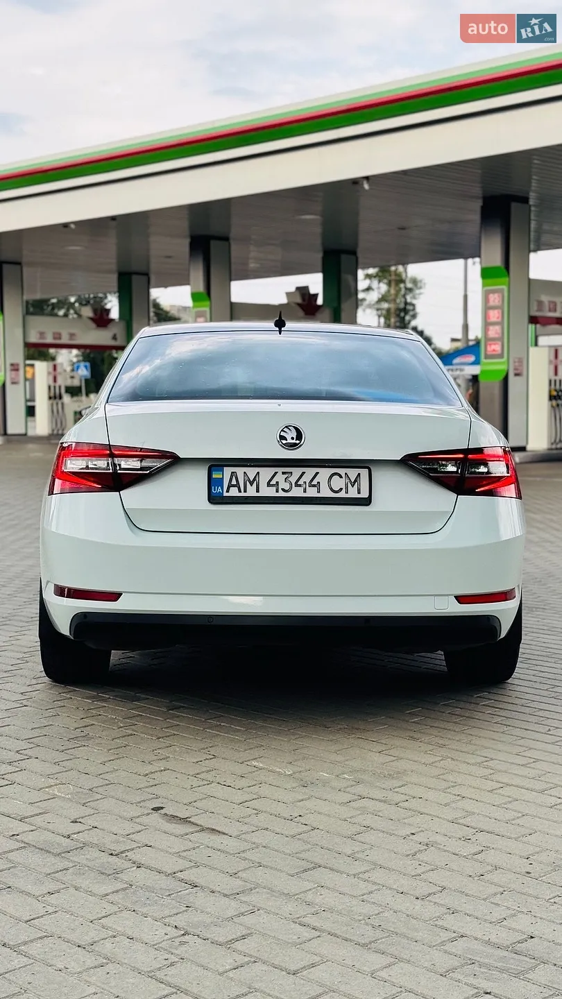 2016 Skoda Superb - мініатюра 11