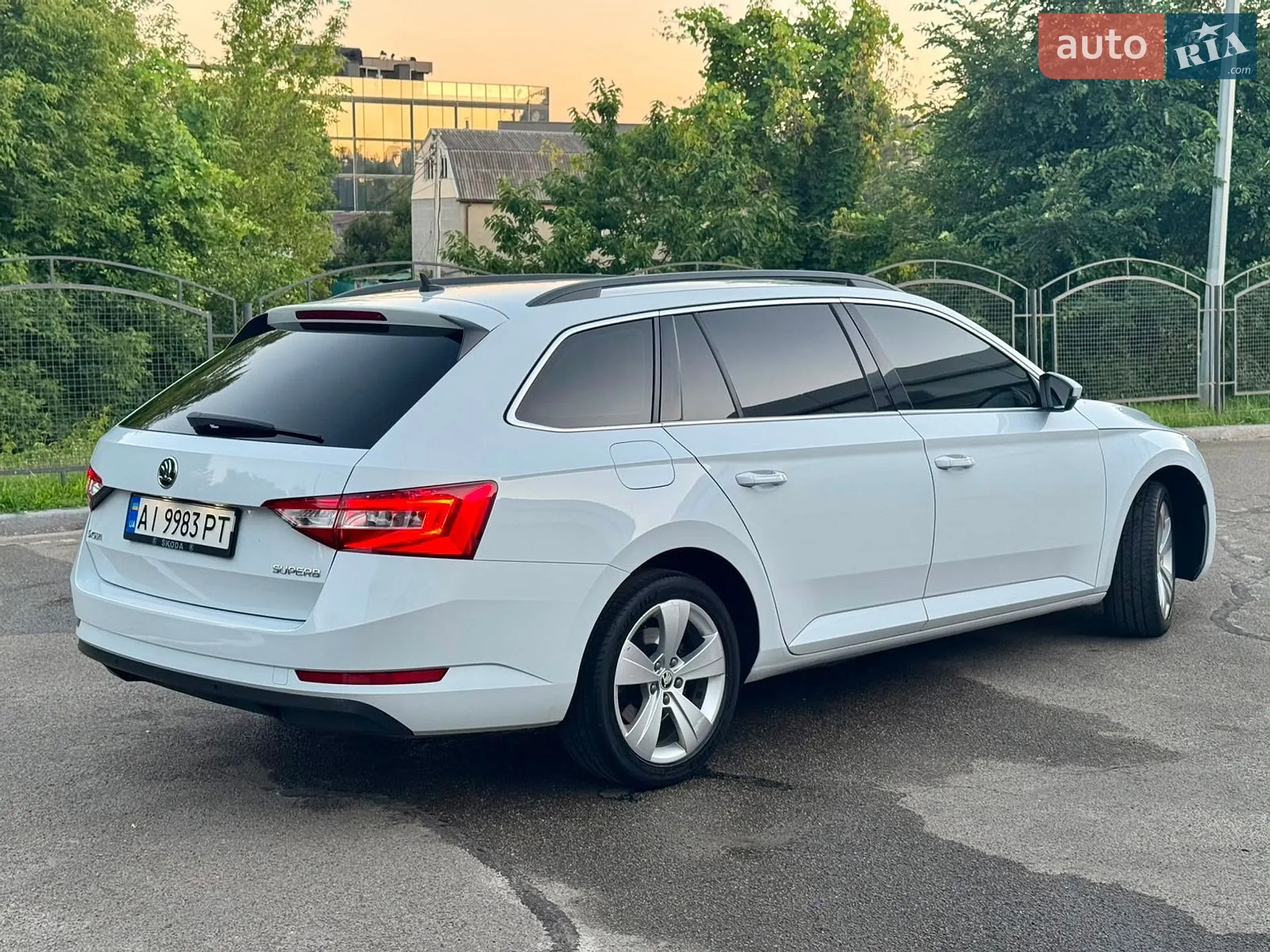 2017 Skoda Superb - мініатюра 3