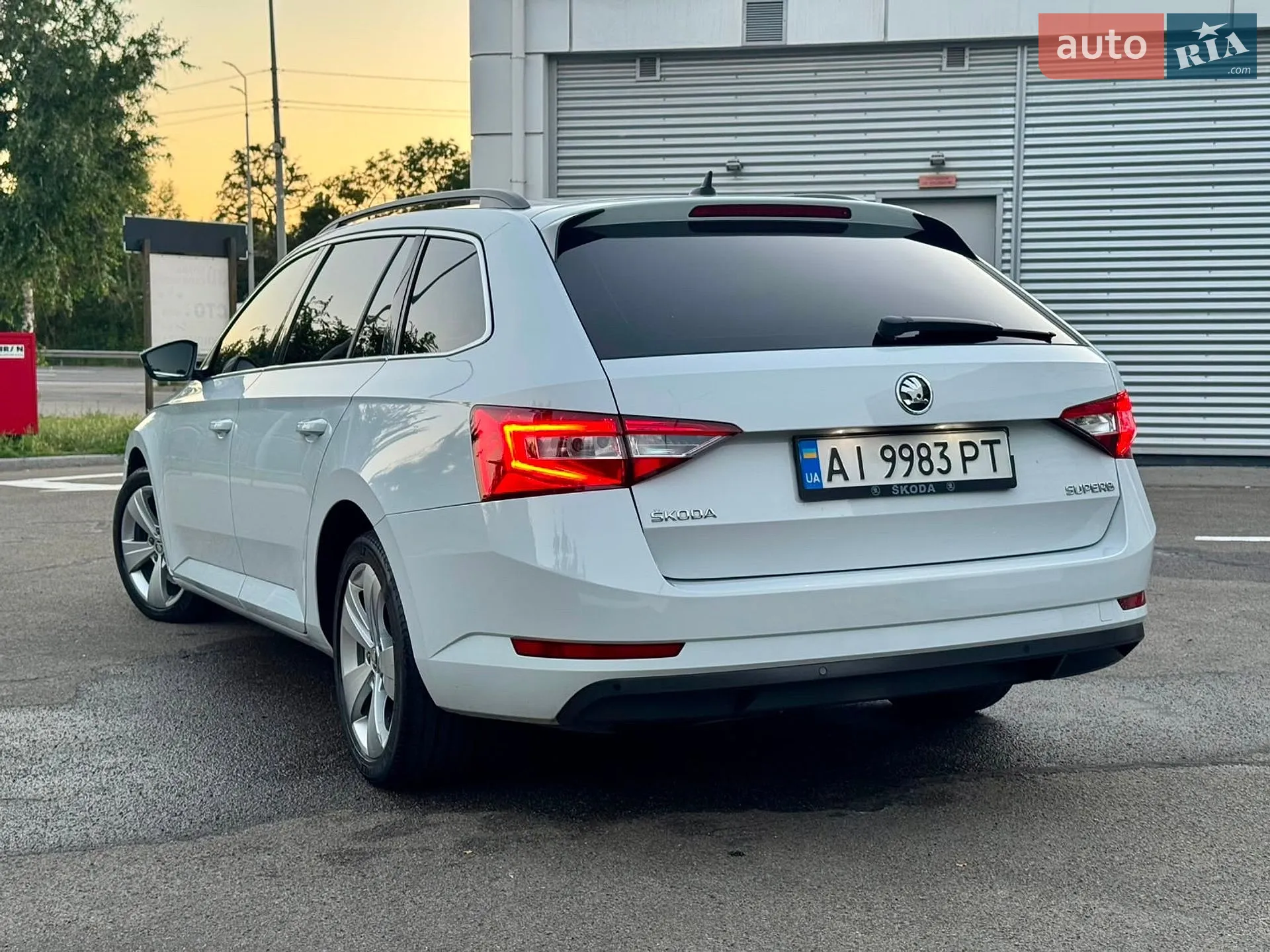 2017 Skoda Superb - мініатюра 13