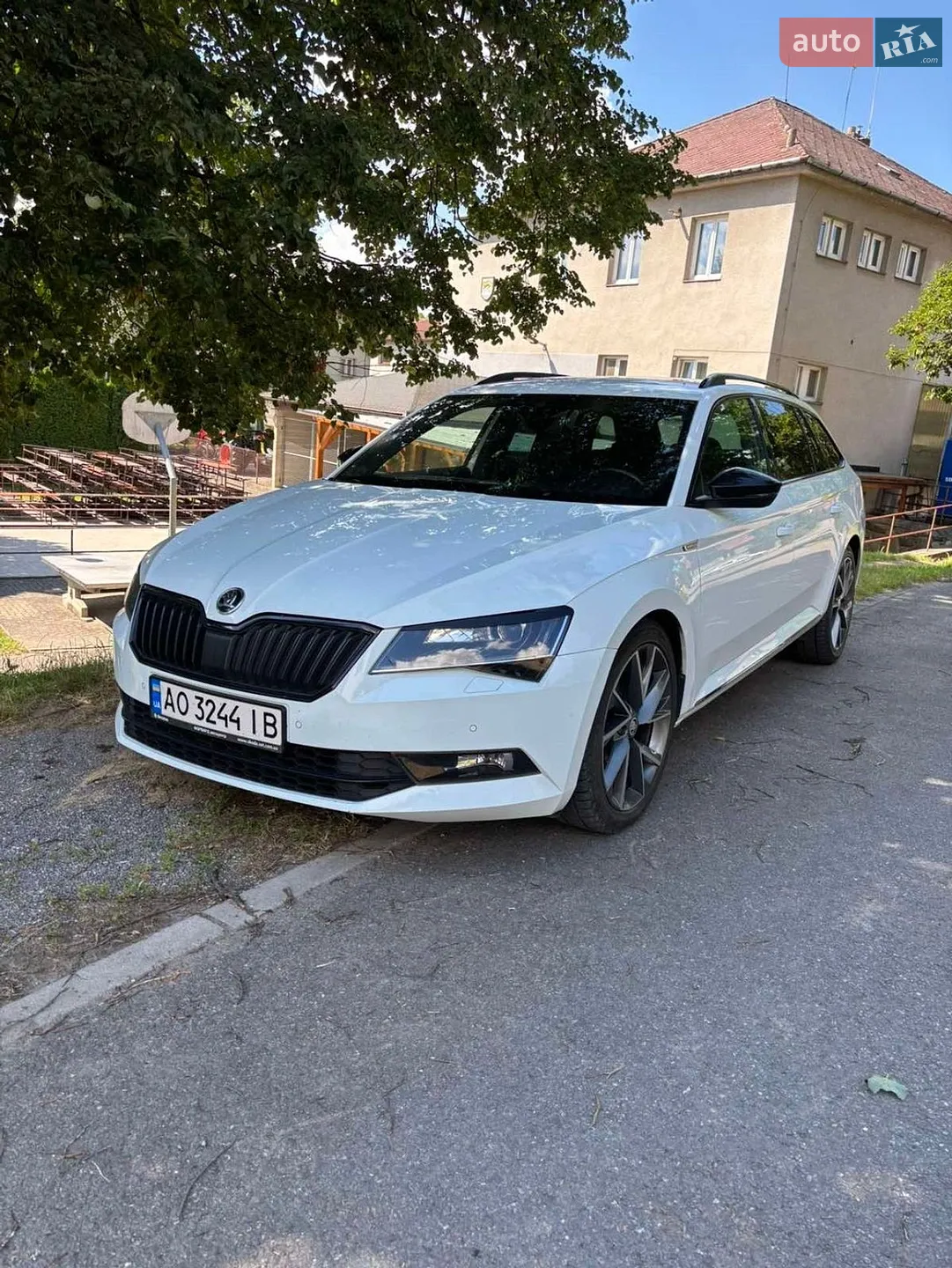 2017 Skoda Superb - мініатюра 2