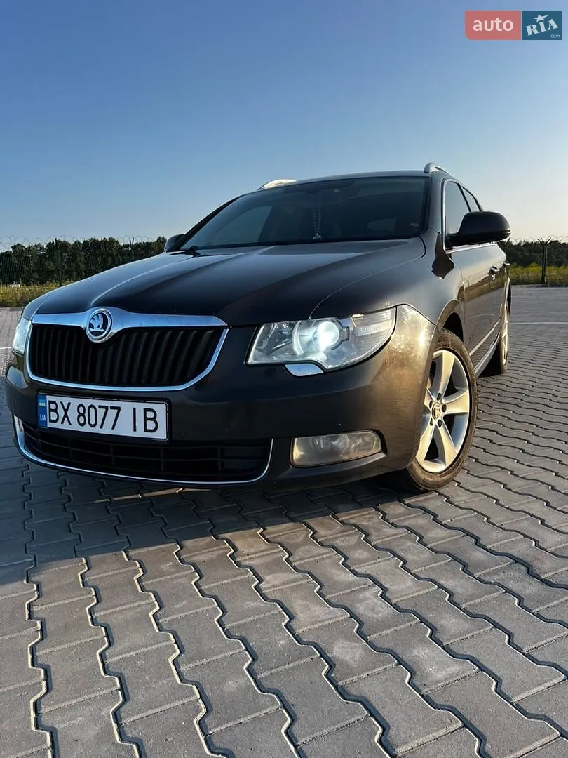 2010 Skoda Superb - мініатюра 2