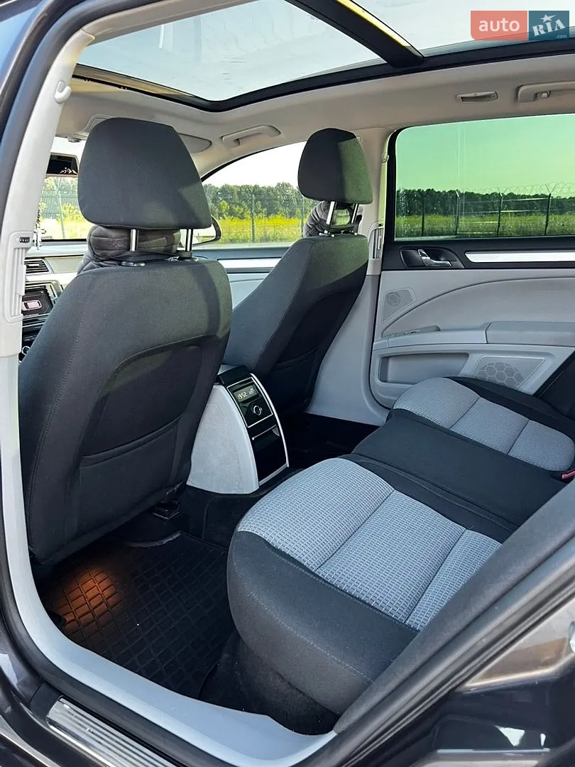 2010 Skoda Superb - мініатюра 19