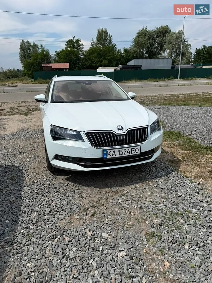 2016 Jaguar XE - мініатюра 11