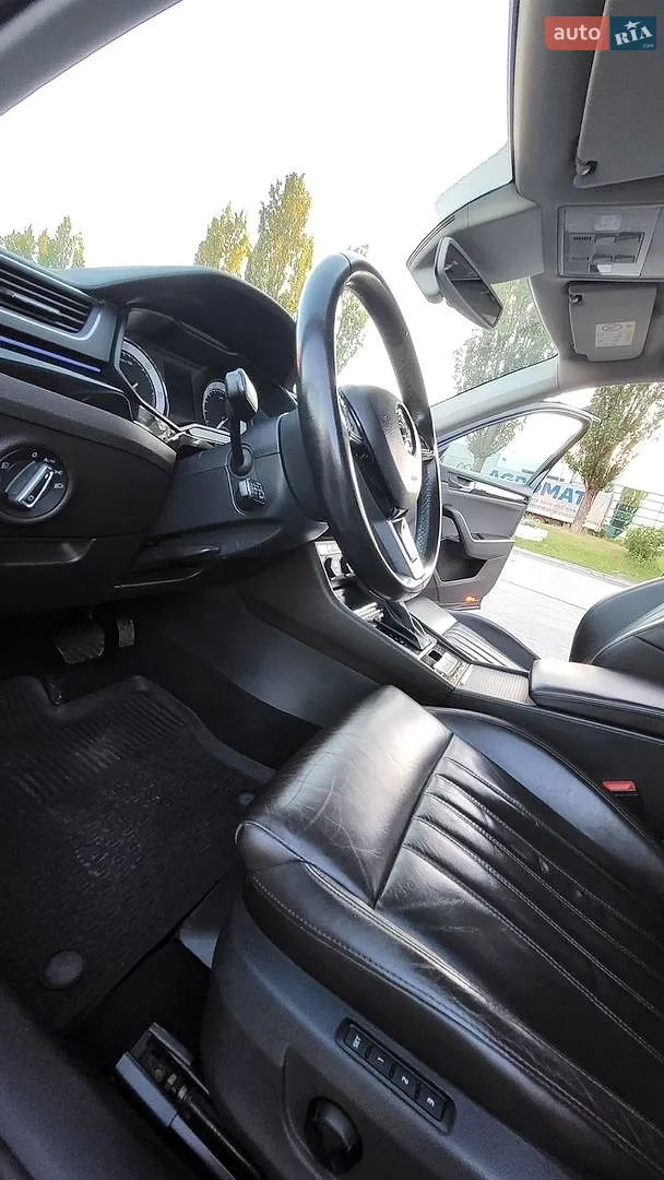 2016 Skoda Superb - мініатюра 12