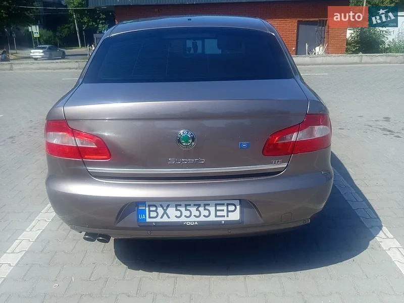 Skoda Superb 2011