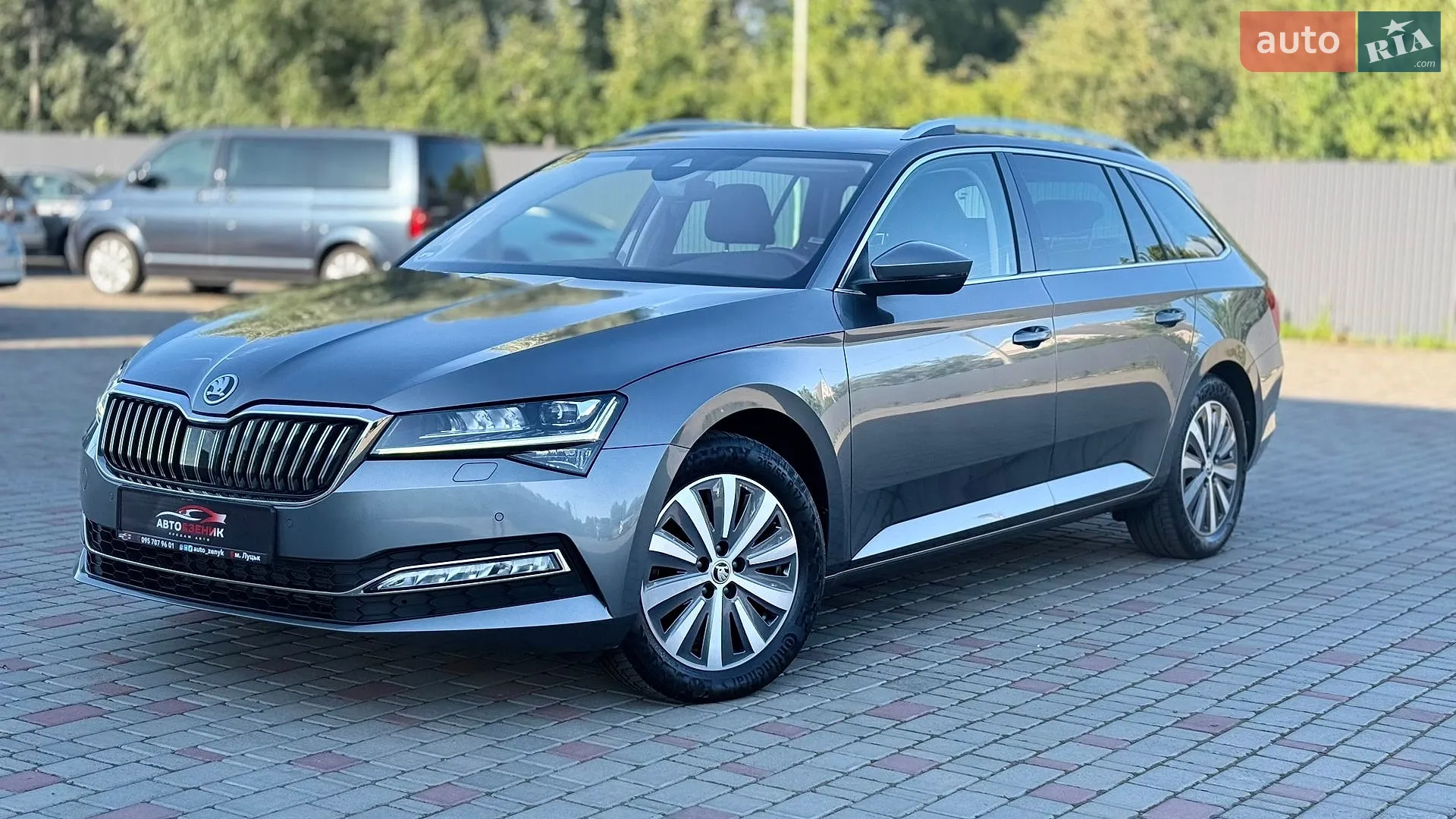 2022 Skoda Superb - фото 1