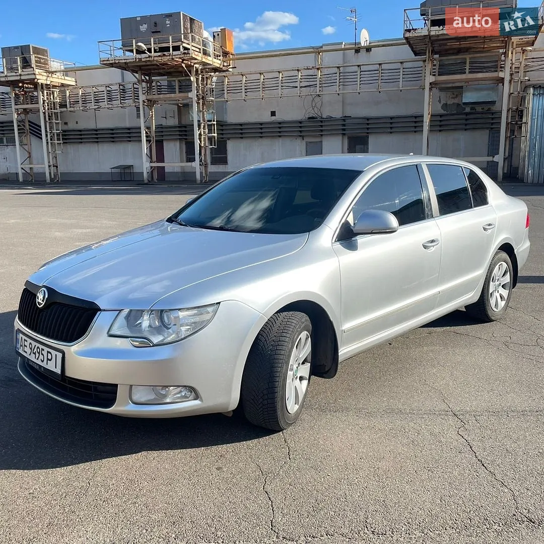 2011 Skoda Superb - мініатюра 8