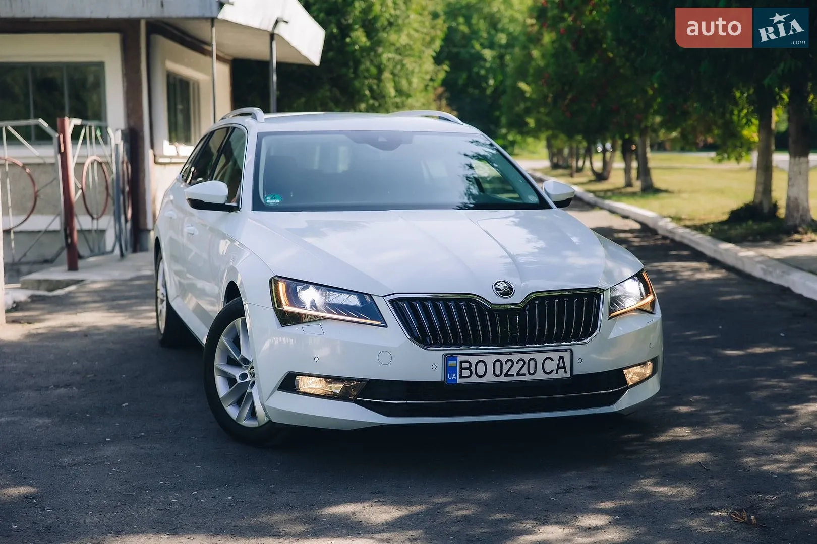 2016 Skoda Superb - мініатюра 2