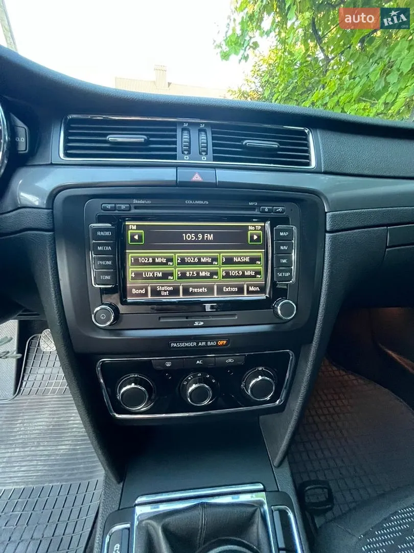 2010 Skoda Superb - мініатюра 8