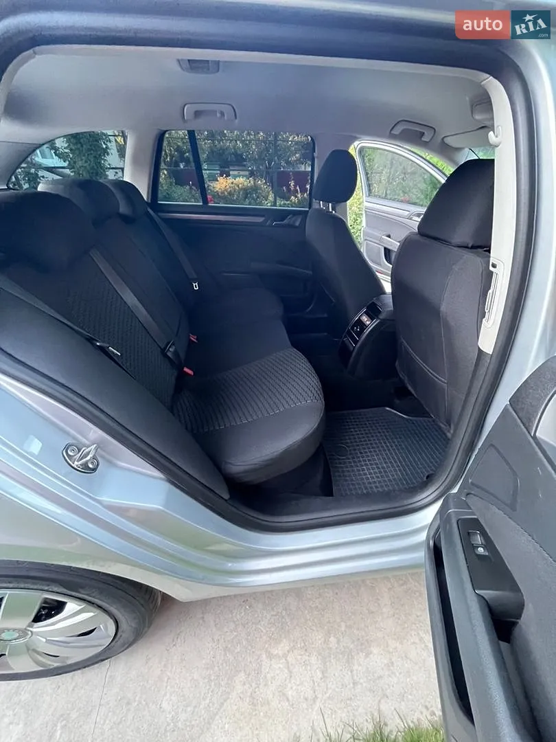 2010 Skoda Superb - мініатюра 11