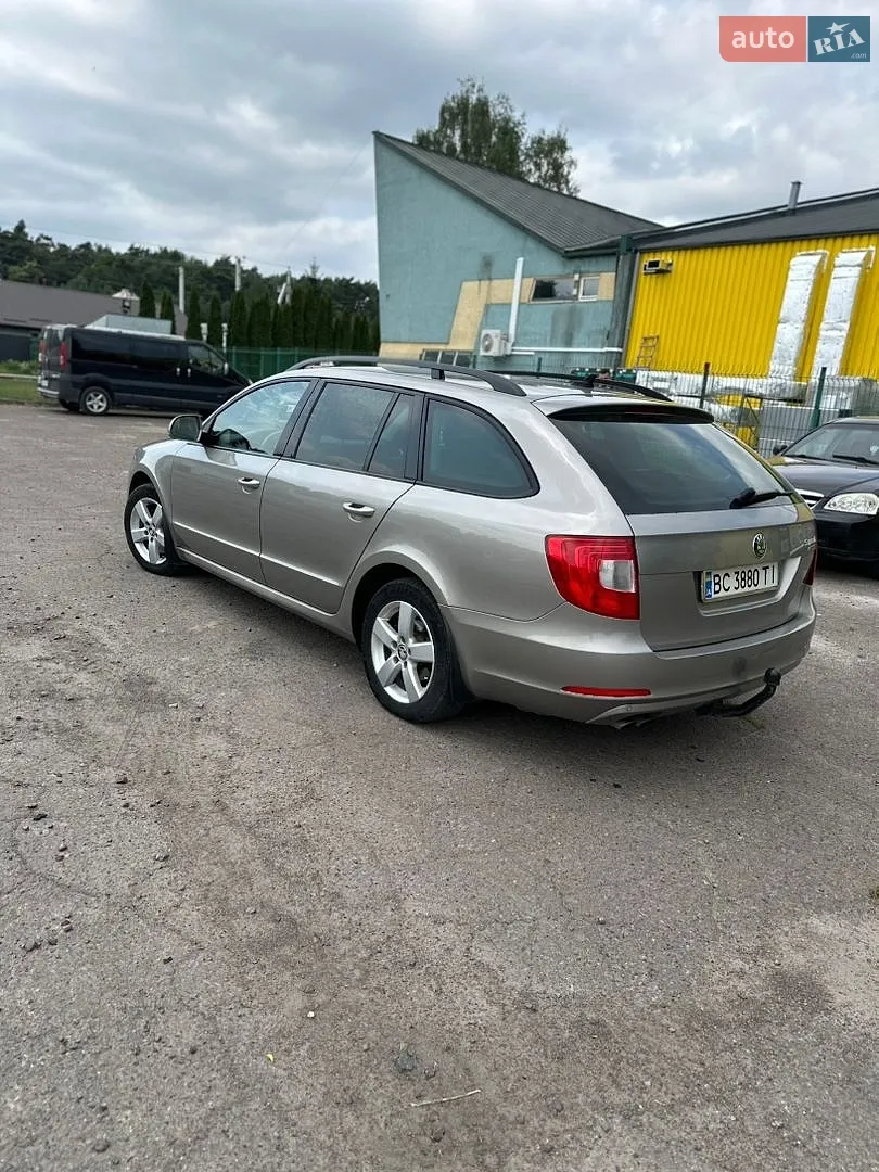 2011 Skoda Superb - мініатюра 5
