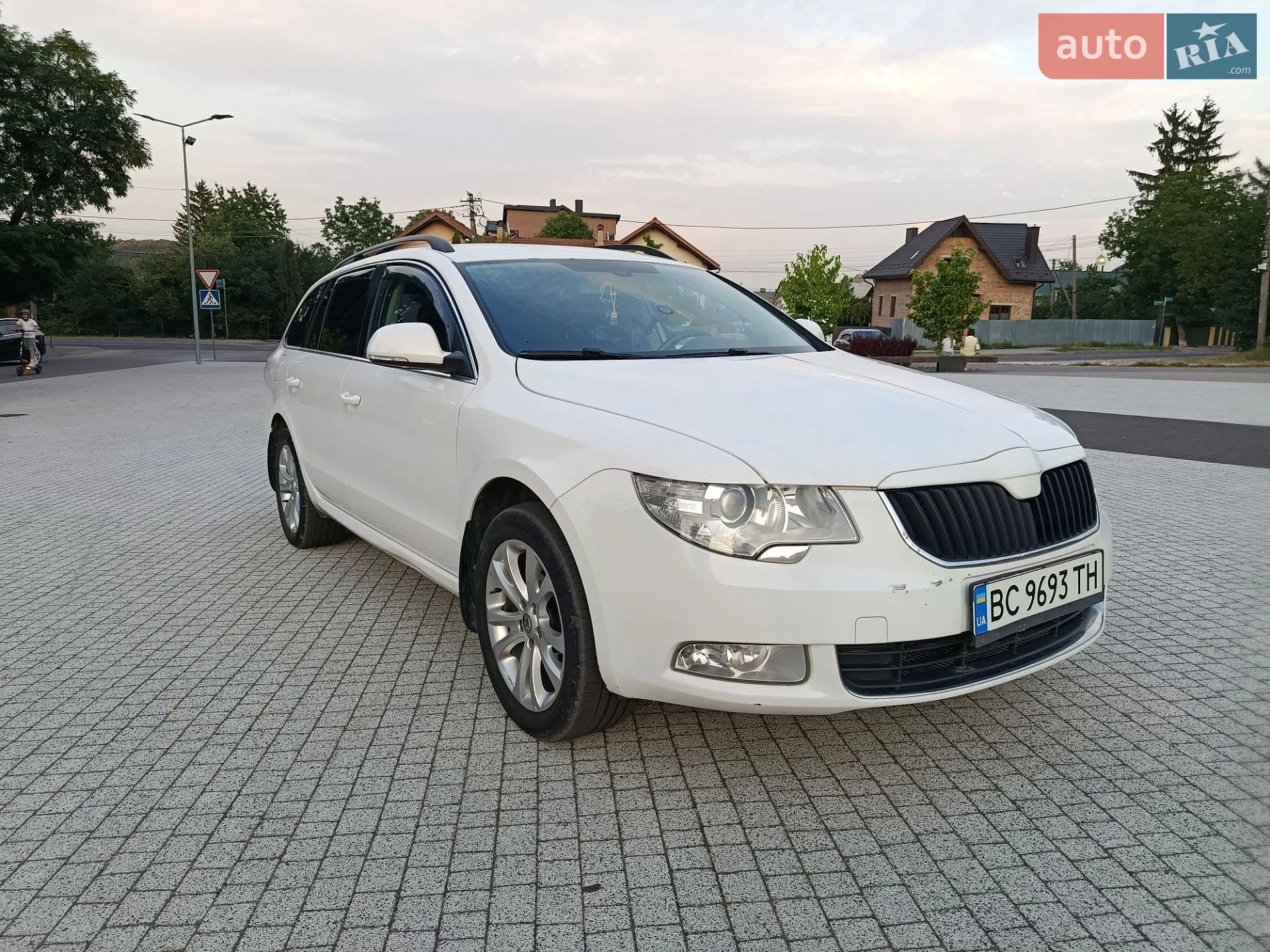 2011 Skoda Superb - мініатюра 3