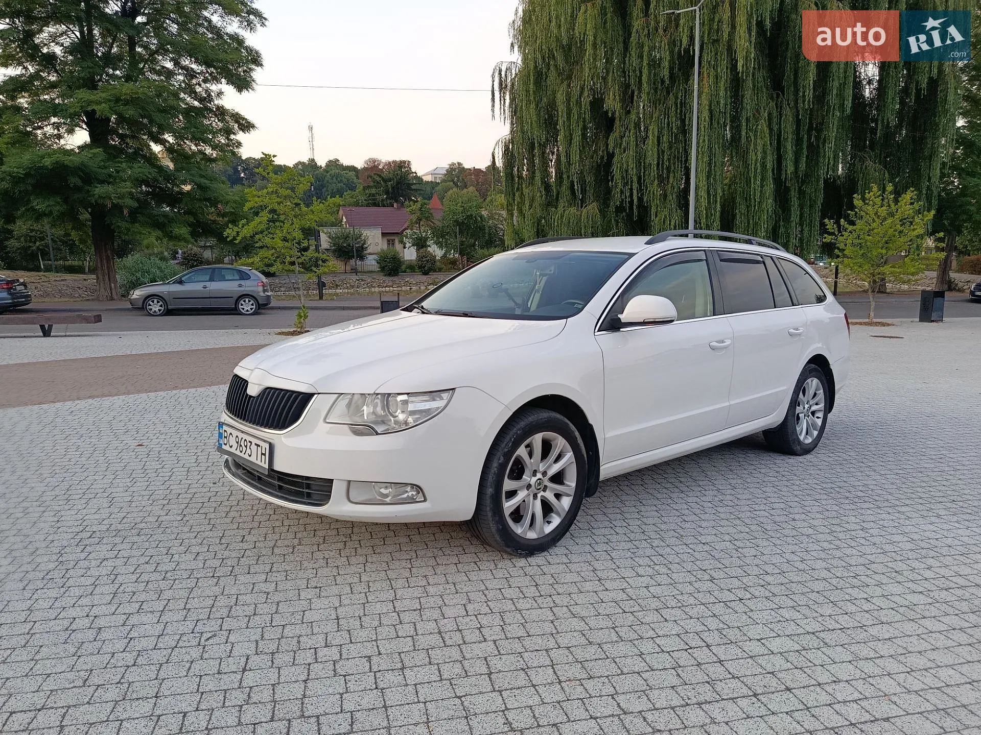 2011 Skoda Superb - фото 1