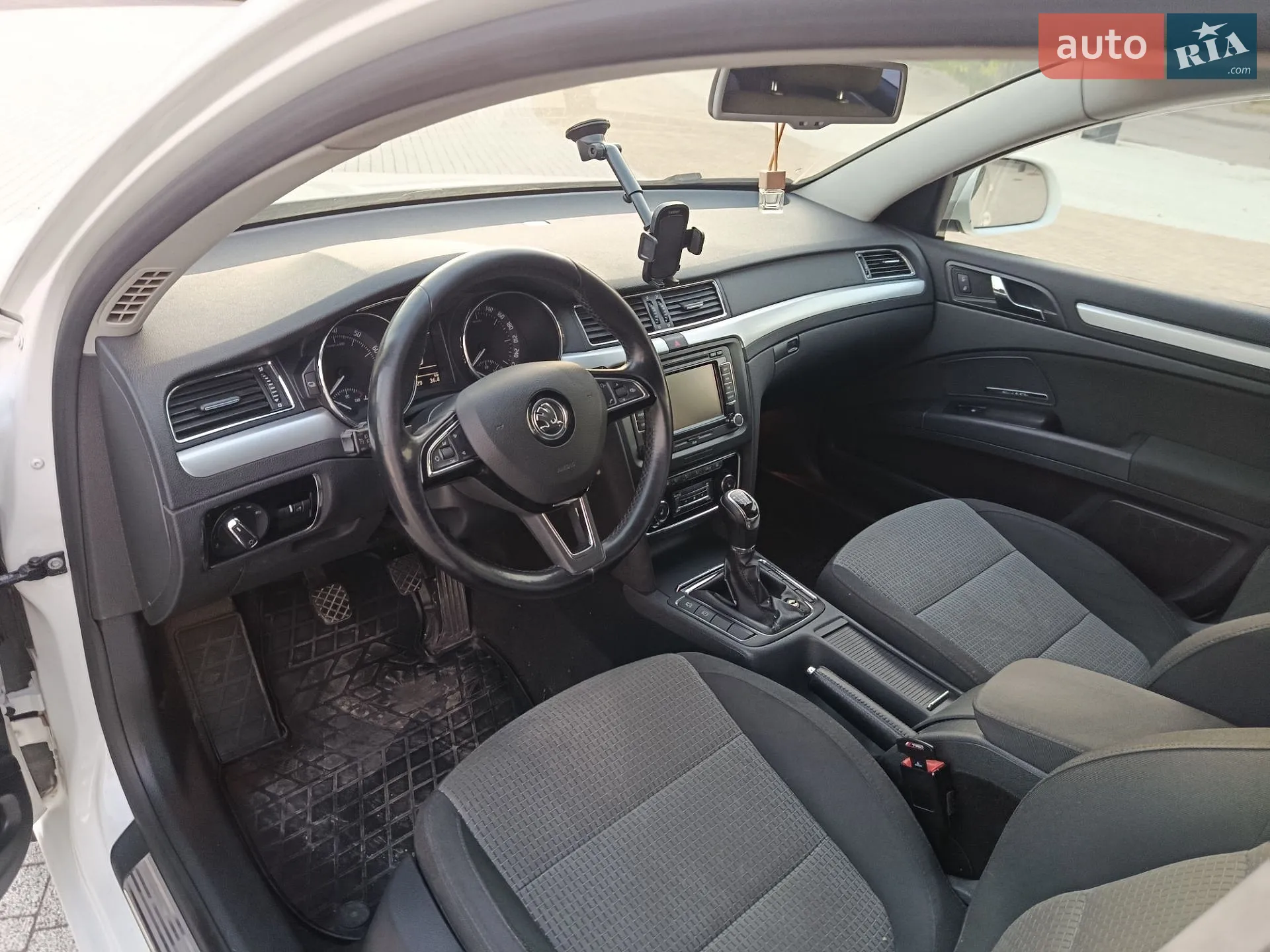 2011 Skoda Superb - мініатюра 11