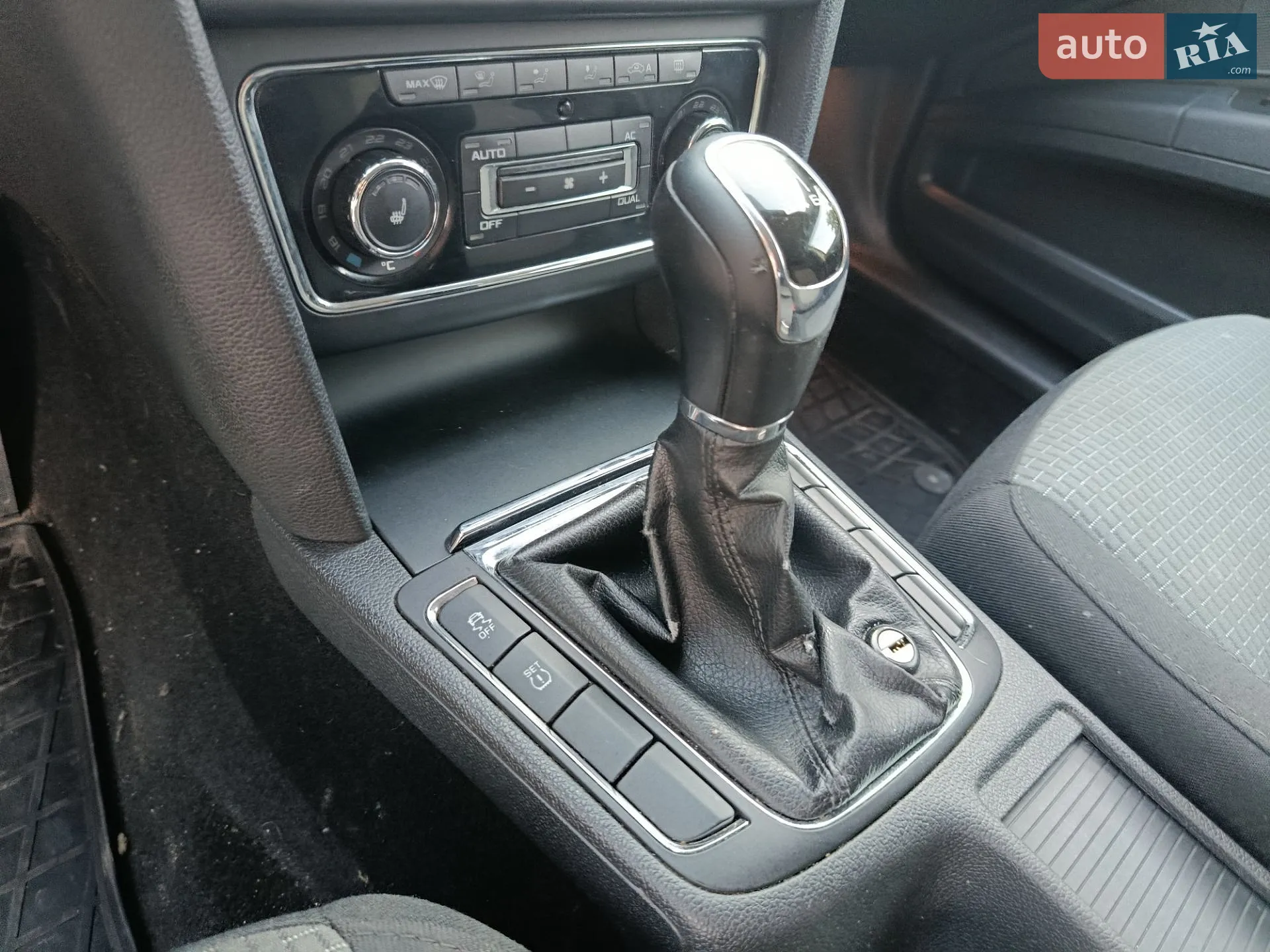 2011 Skoda Superb - мініатюра 12