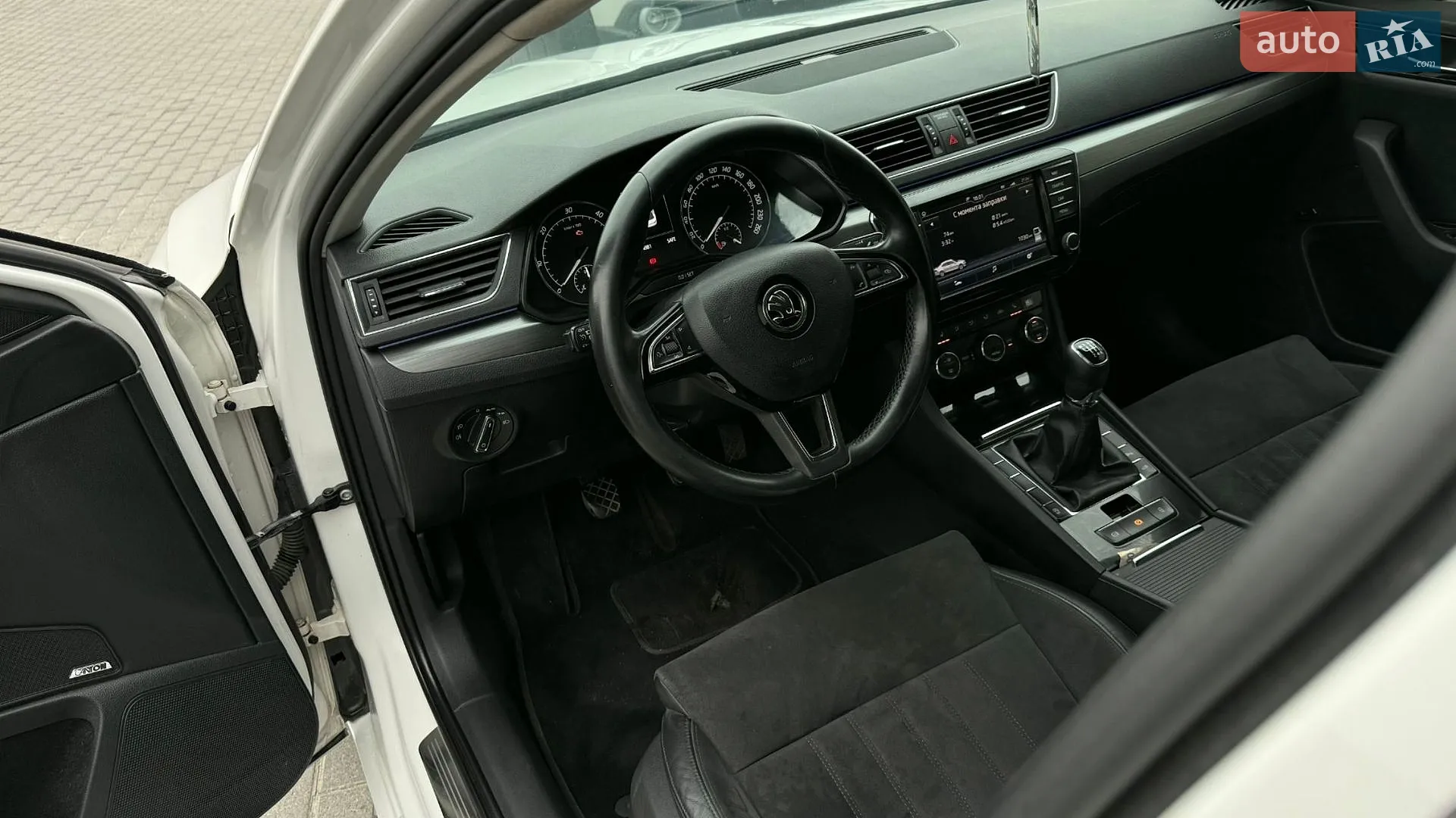 2015 Skoda Superb - мініатюра 22