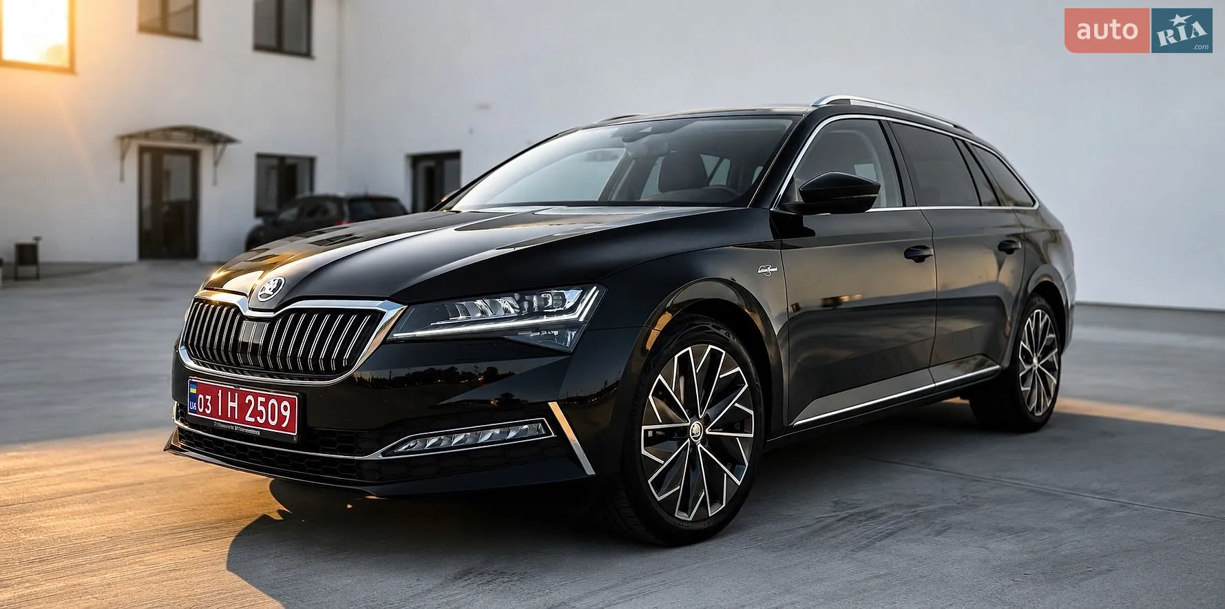 2022 Skoda Superb - фото 1