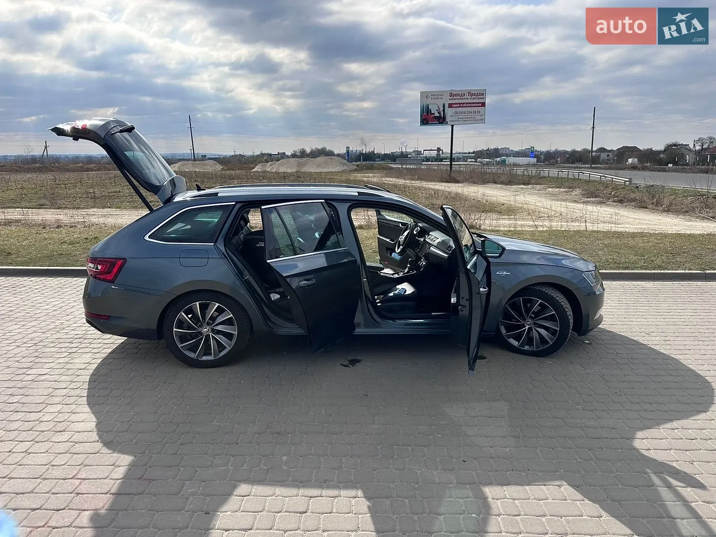 2017 Skoda Superb - мініатюра 9