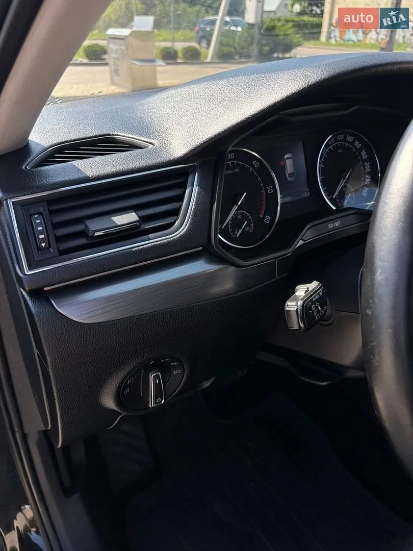 2019 Skoda Superb - мініатюра 14