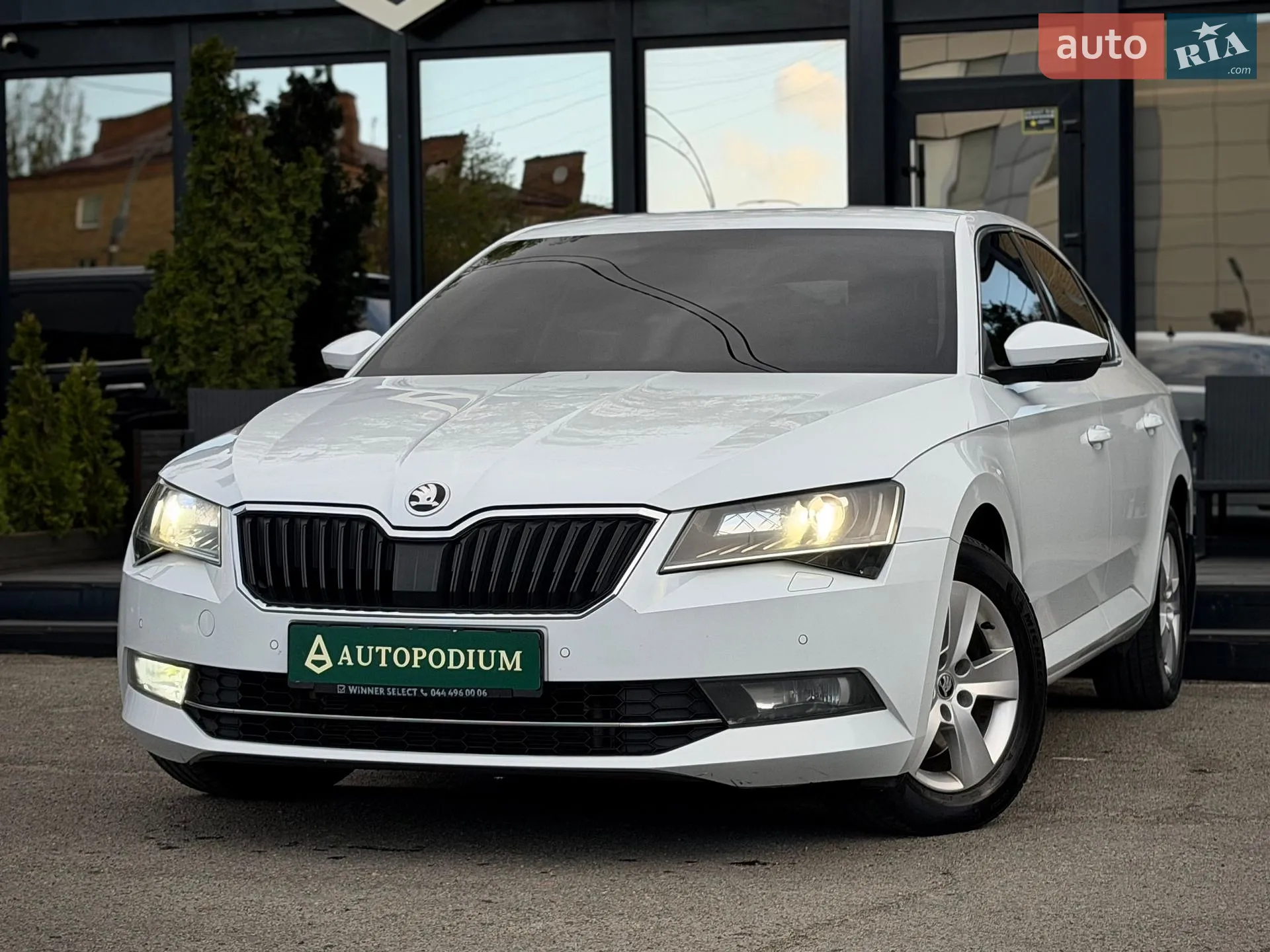2019 Skoda Superb - мініатюра 8