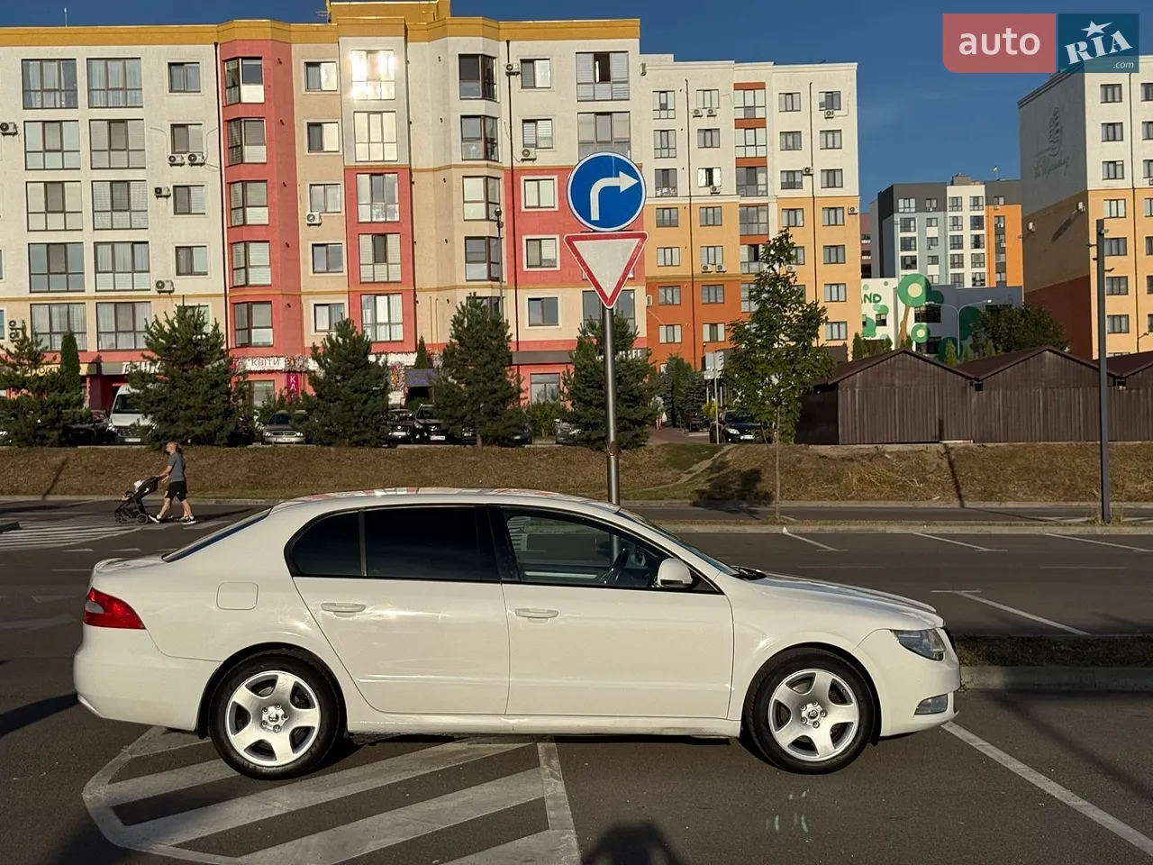 2011 Skoda Superb - мініатюра 30