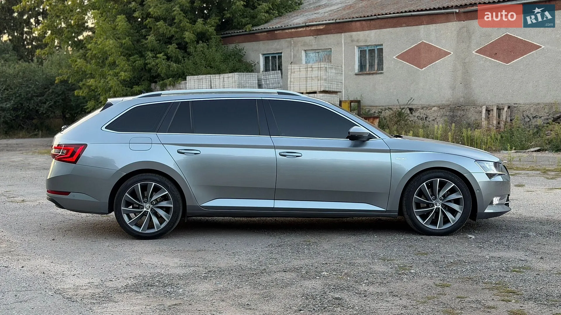 2019 Skoda Superb - мініатюра 10