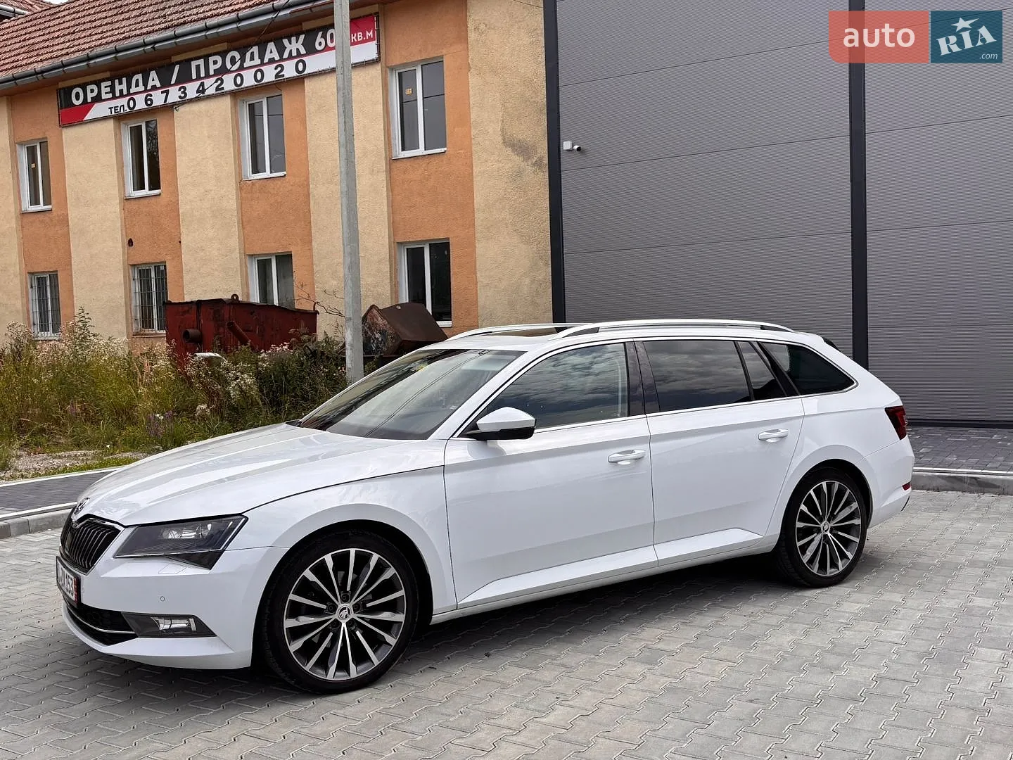2017 Skoda Superb - мініатюра 3