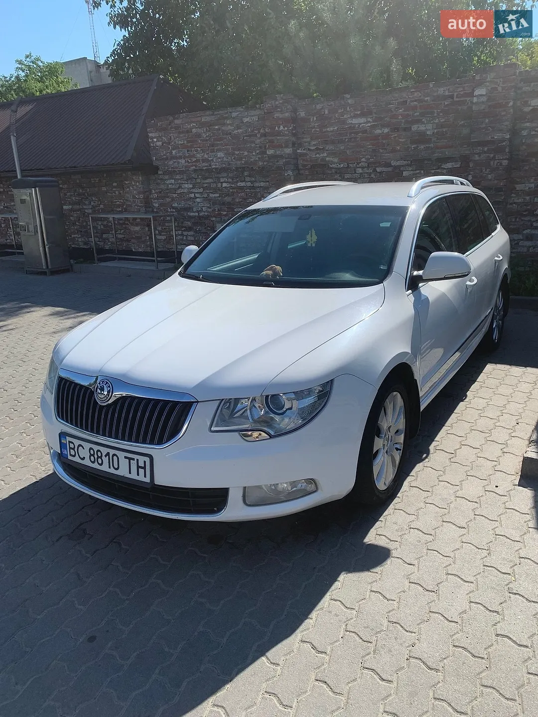 2011 Skoda Superb - фото 1