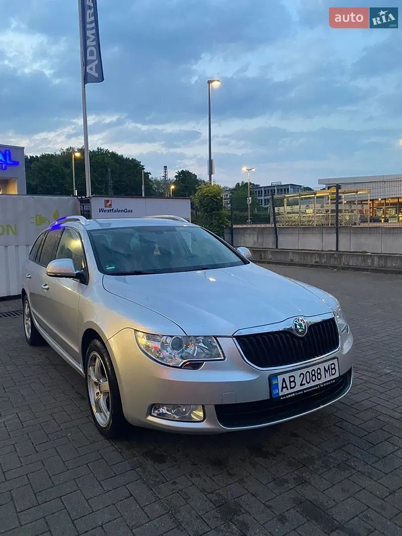 2011 Skoda Superb - фото 1