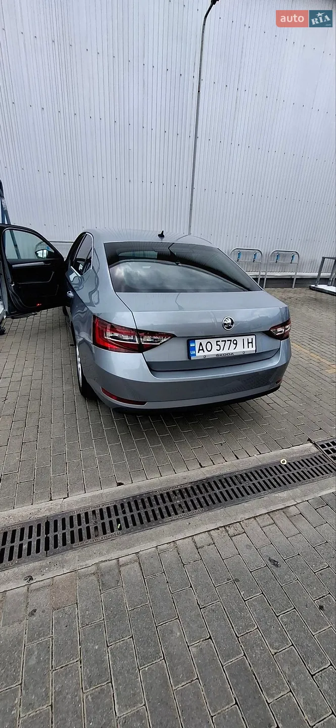 2017 Skoda Superb - мініатюра 8