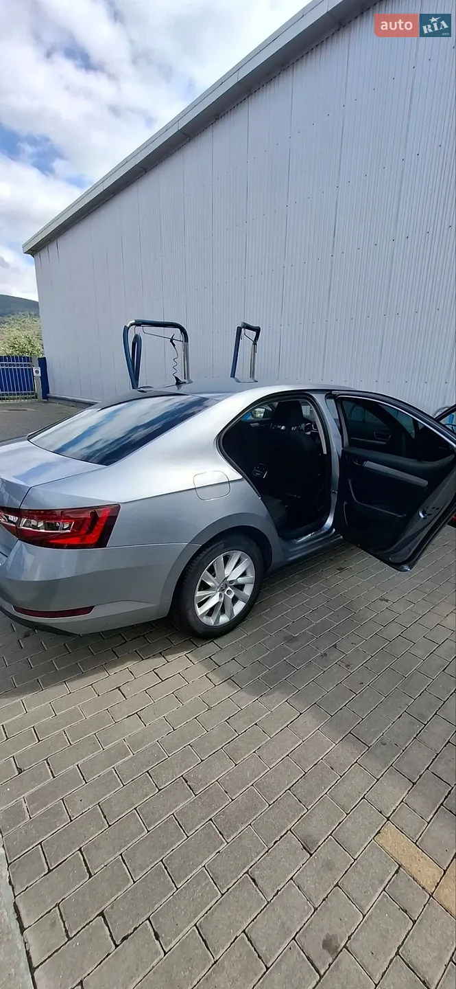 2017 Skoda Superb - мініатюра 12