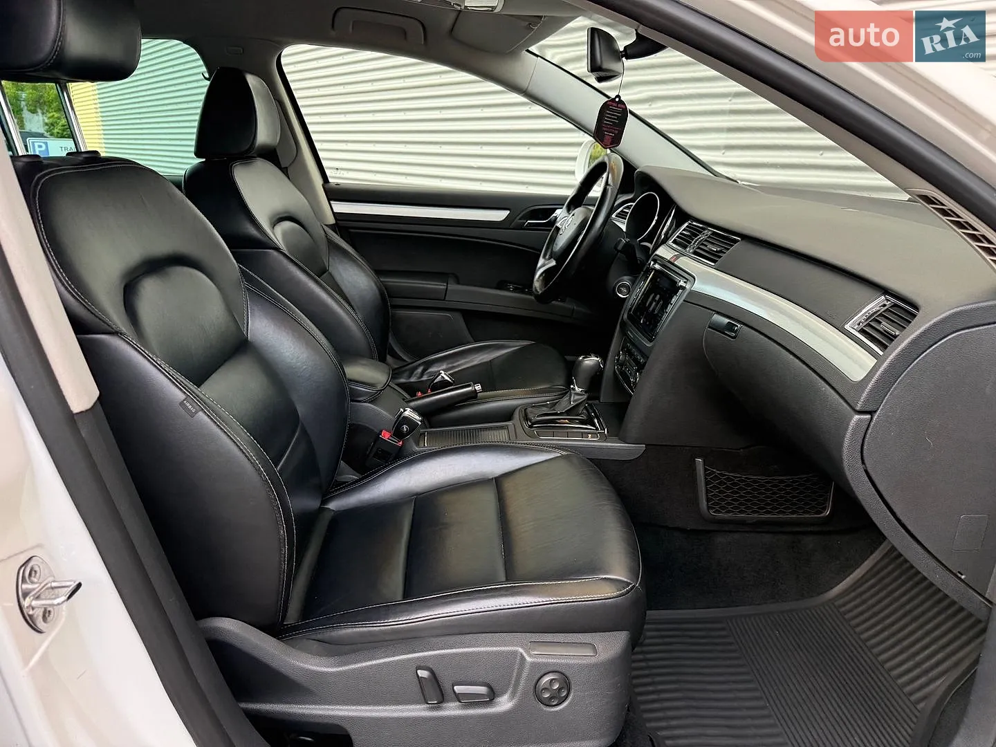 2015 Skoda Superb - мініатюра 41