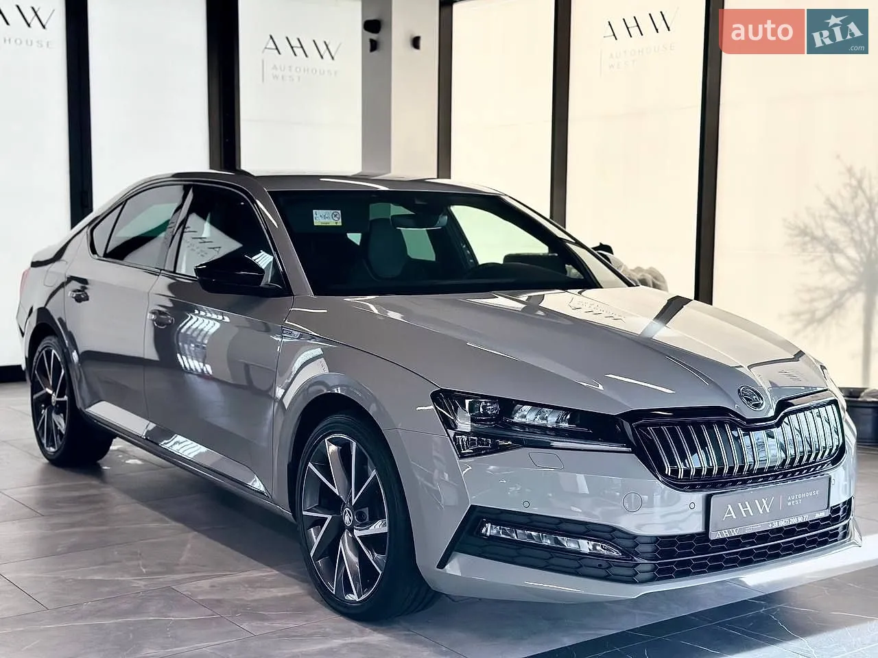 2021 Skoda Superb - мініатюра 2