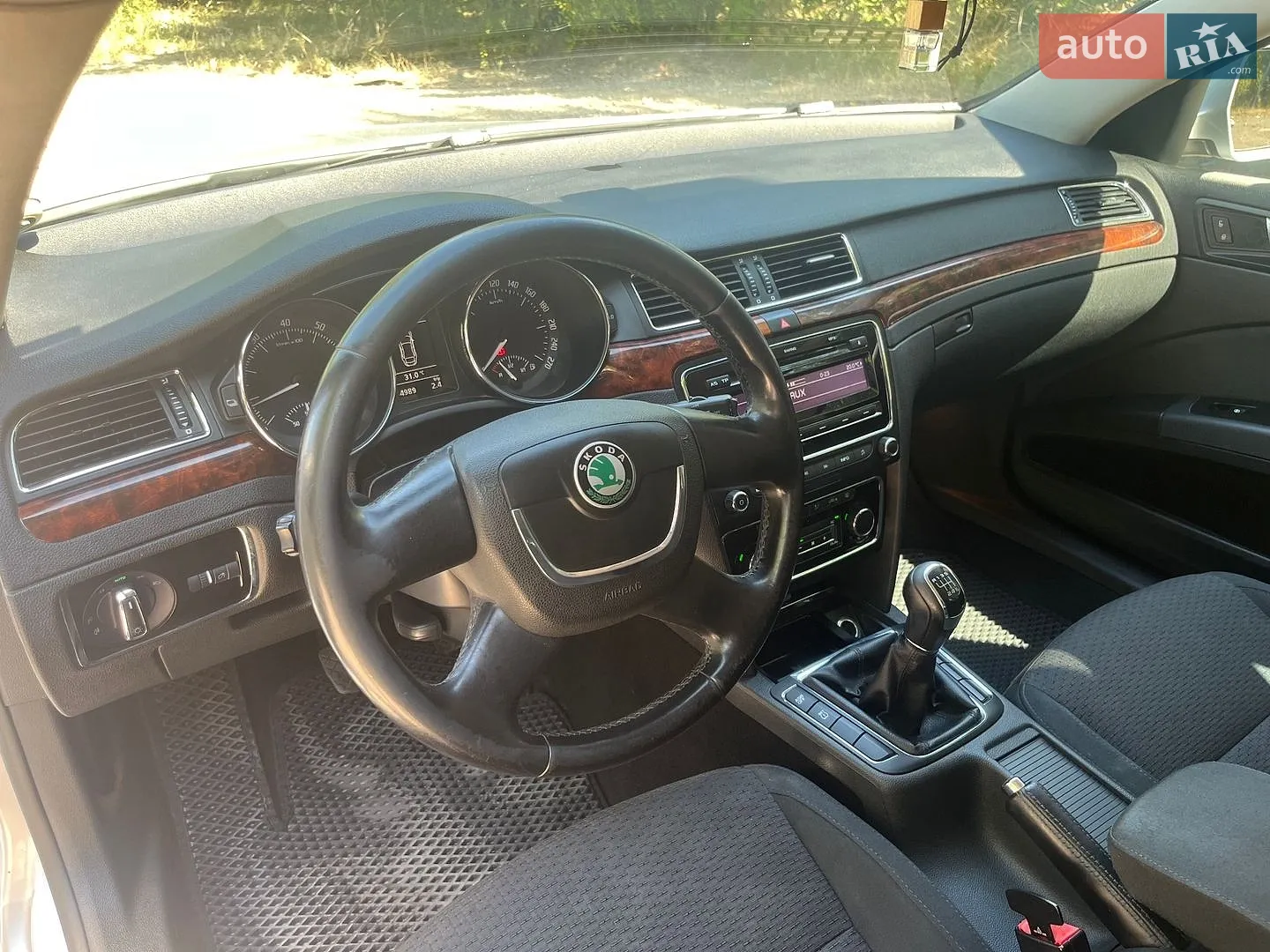 2010 Skoda Superb - мініатюра 9