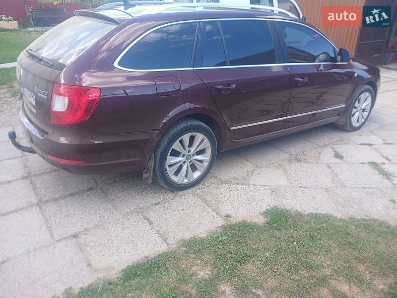 Універсал Skoda Superb 2012 в Львові фото Універсал Skoda Superb 2012 в Львові