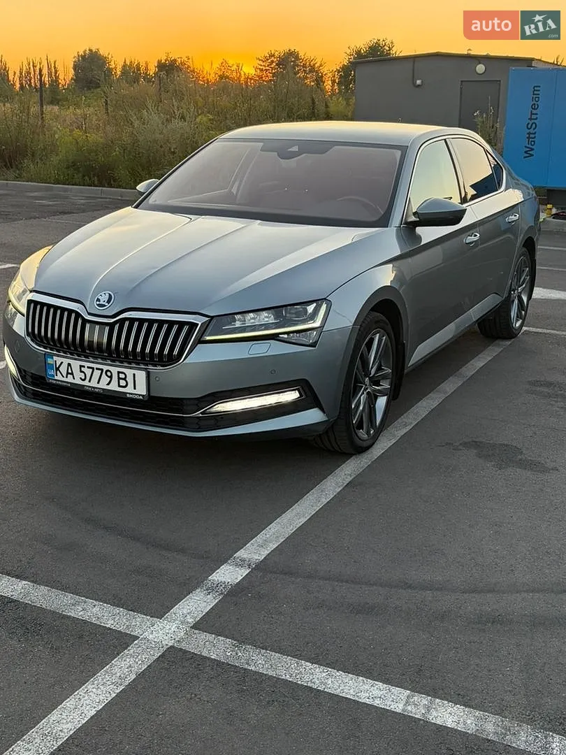 2019 Skoda Superb - мініатюра 2