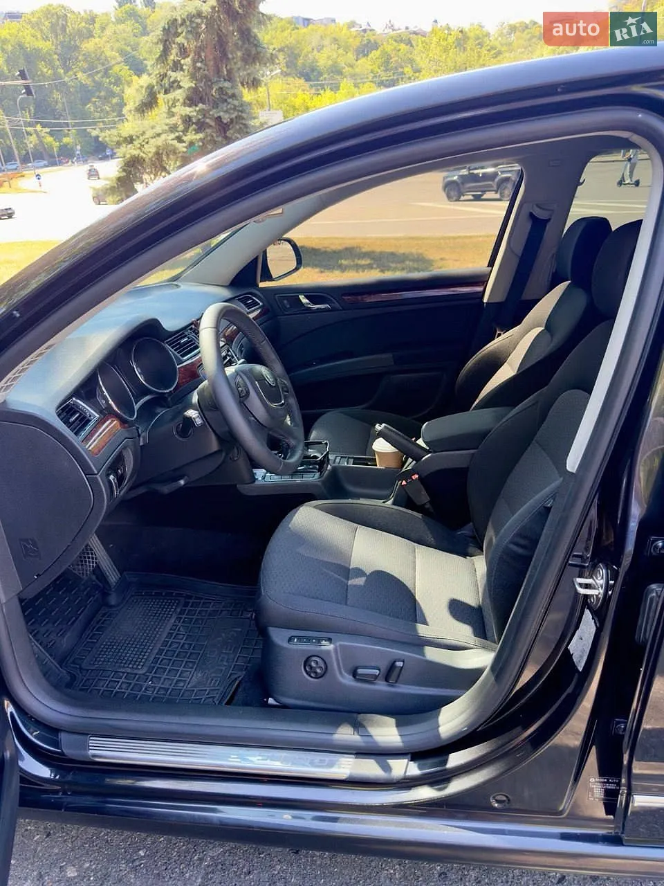 2010 Skoda Superb - мініатюра 8