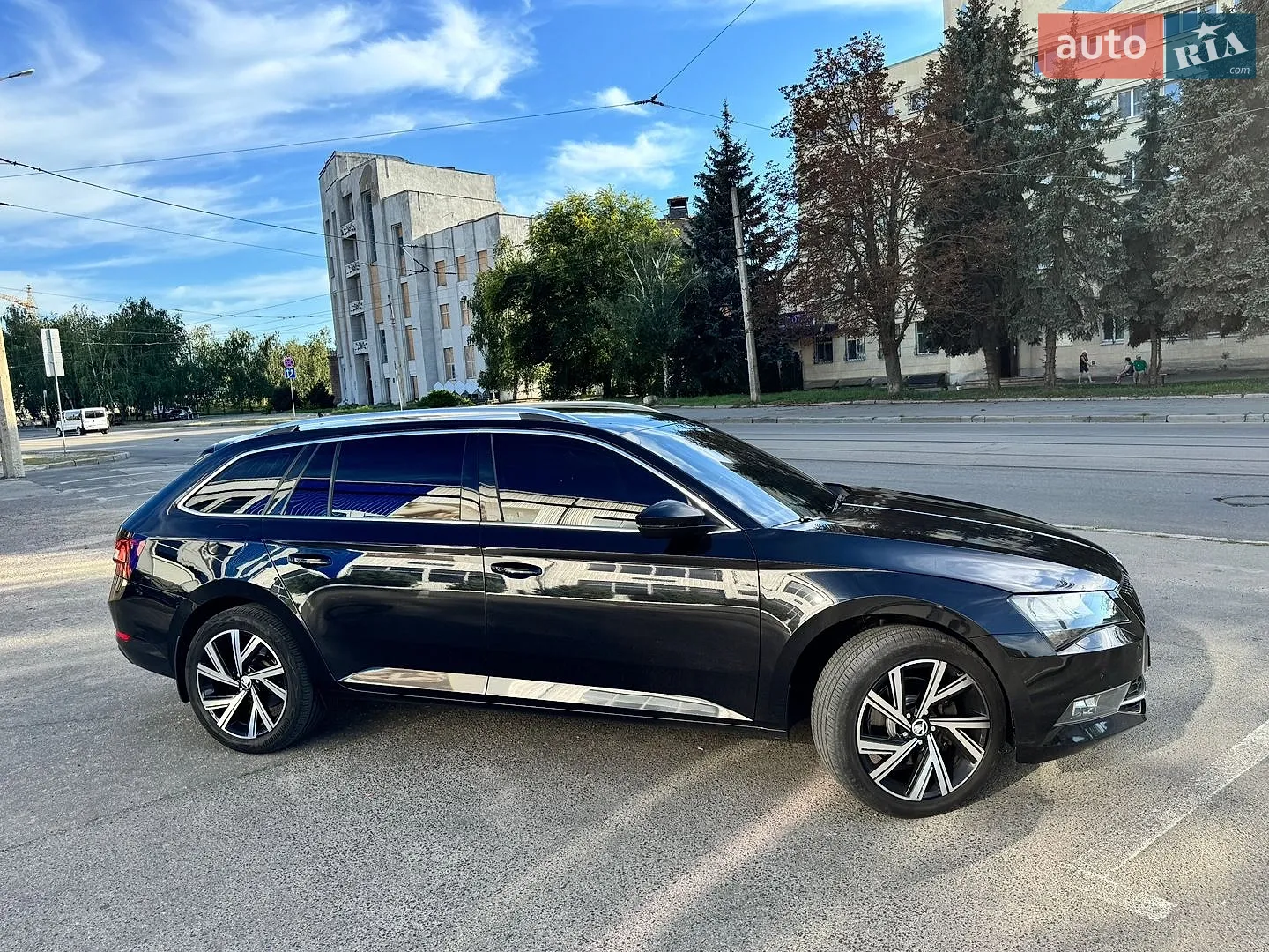 2019 Skoda Superb - фото 1